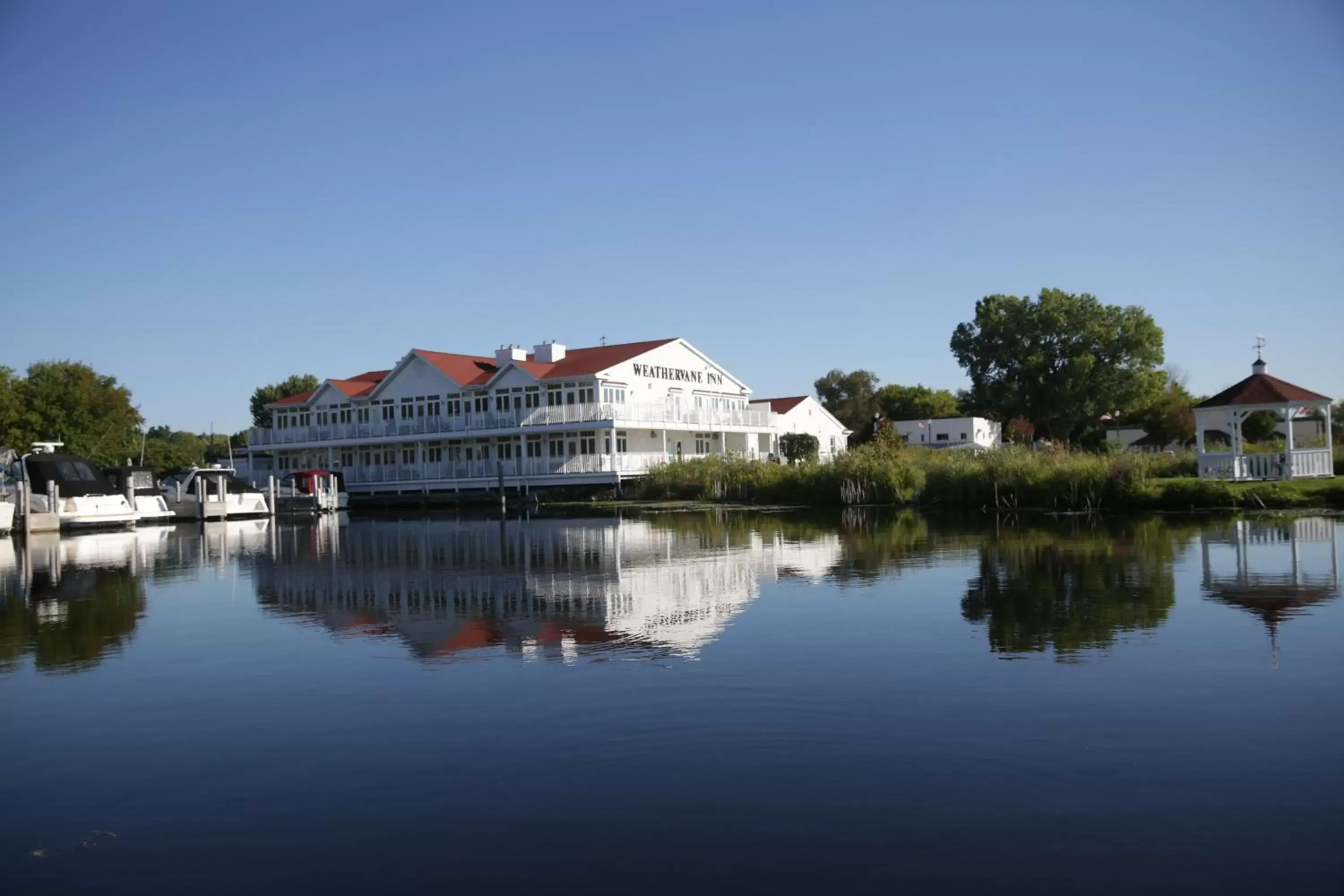 Lake view, Property Building in Weathervane Inn