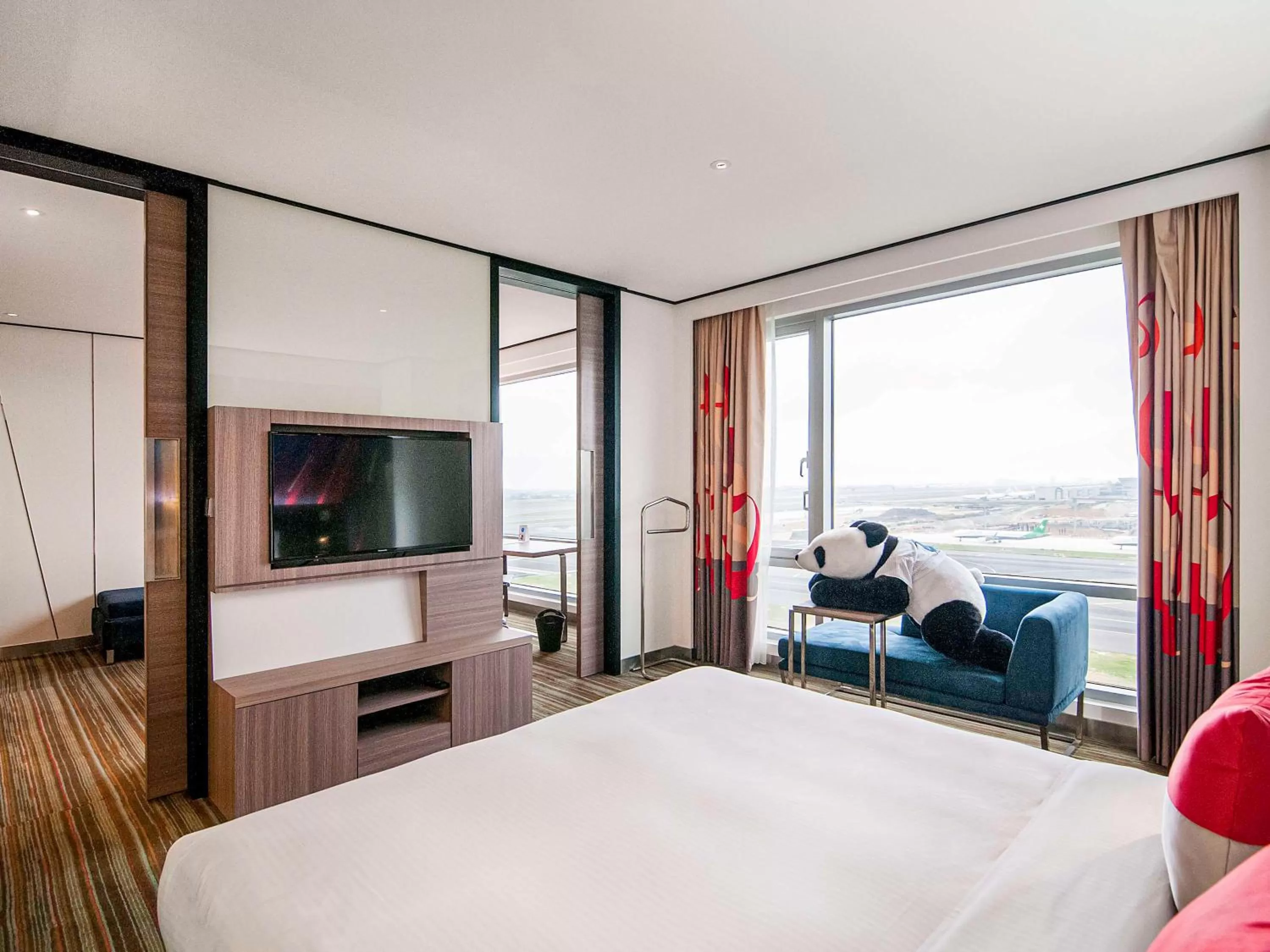 Premier Executive King Suite in Hyatt Regency Taoyuan International Airport