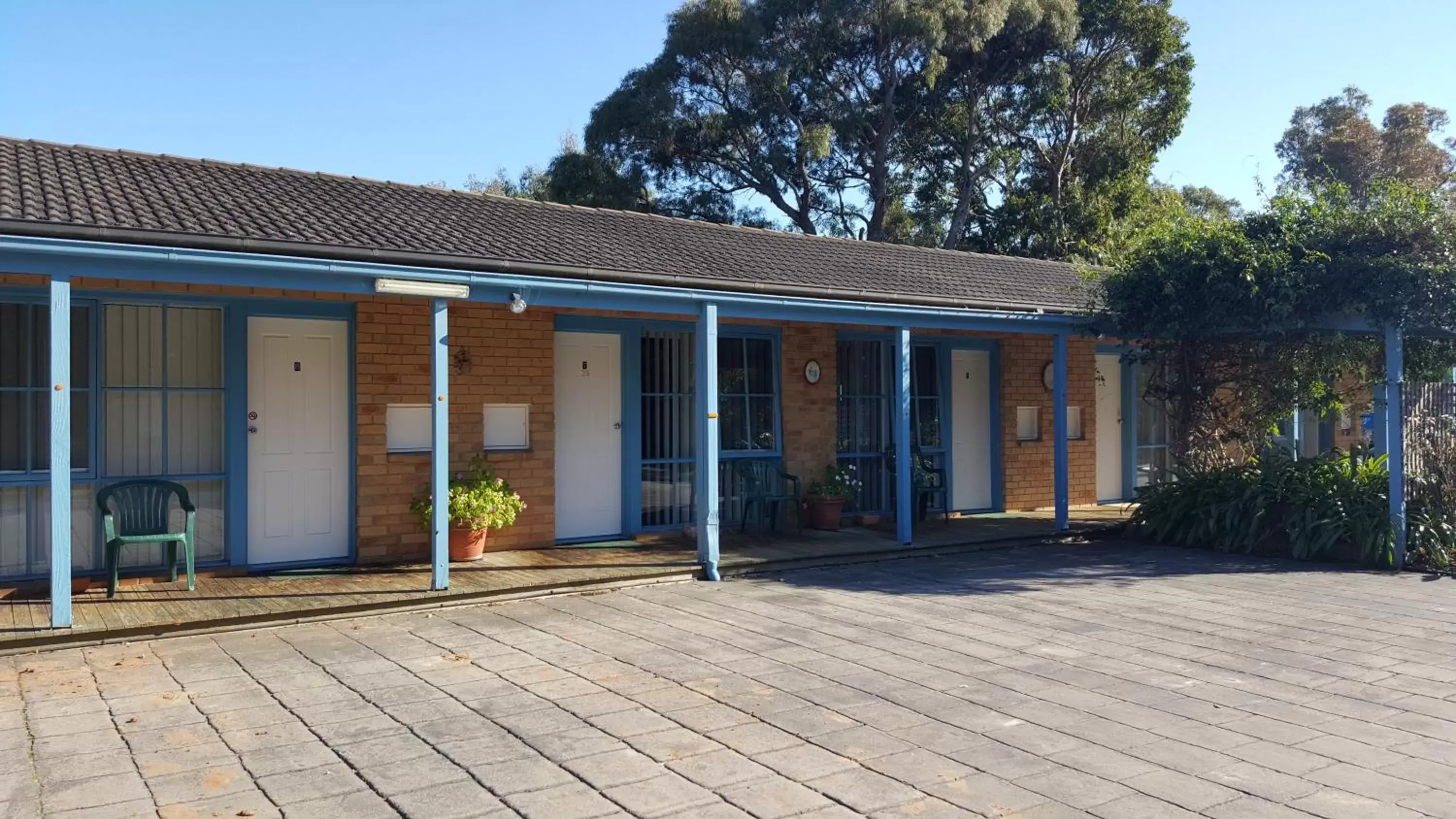 Property building, Patio/Outdoor Area in The Balnarring Motel