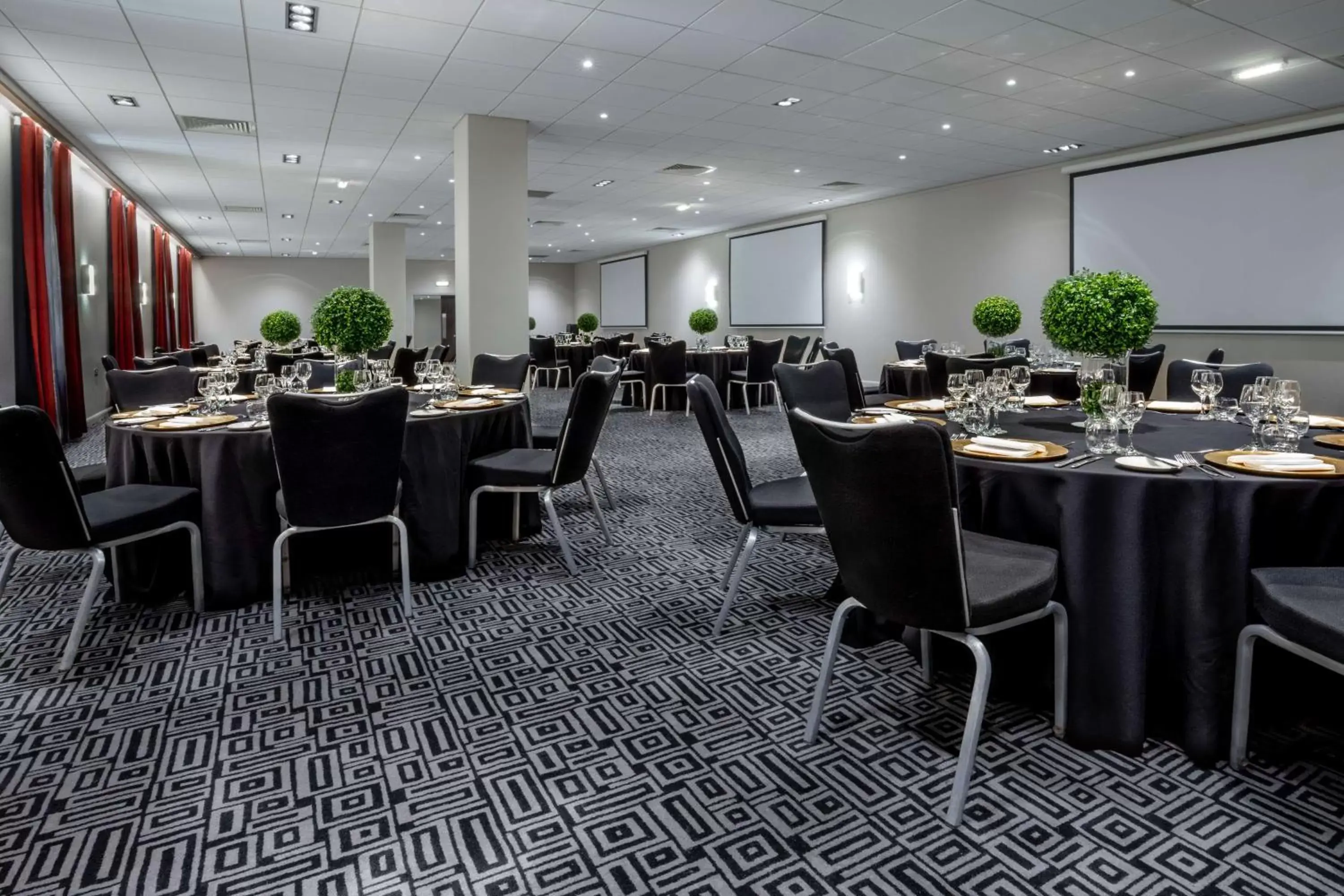 Meeting/conference room, Restaurant/Places to Eat in Radisson Blu Hotel, Edinburgh City Centre