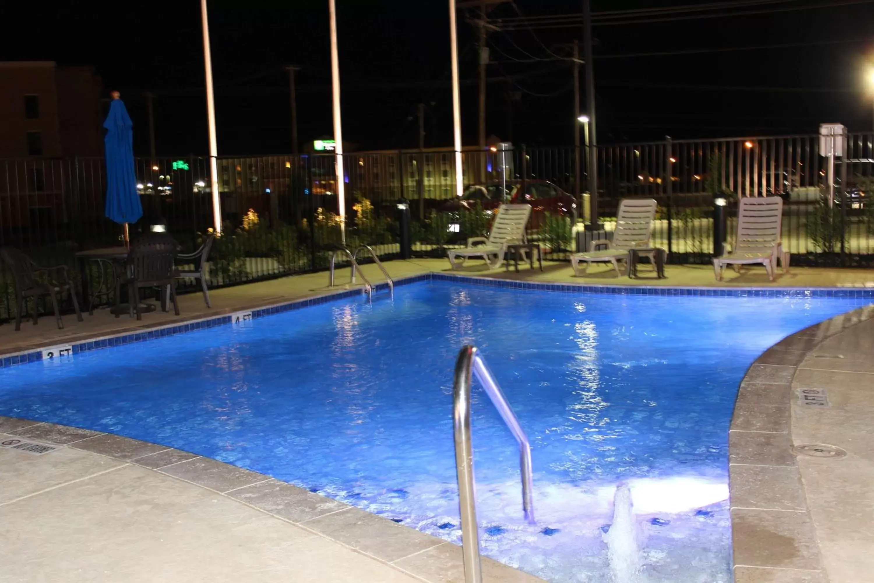 Pool view, Swimming Pool in Hampton Inn Cotulla