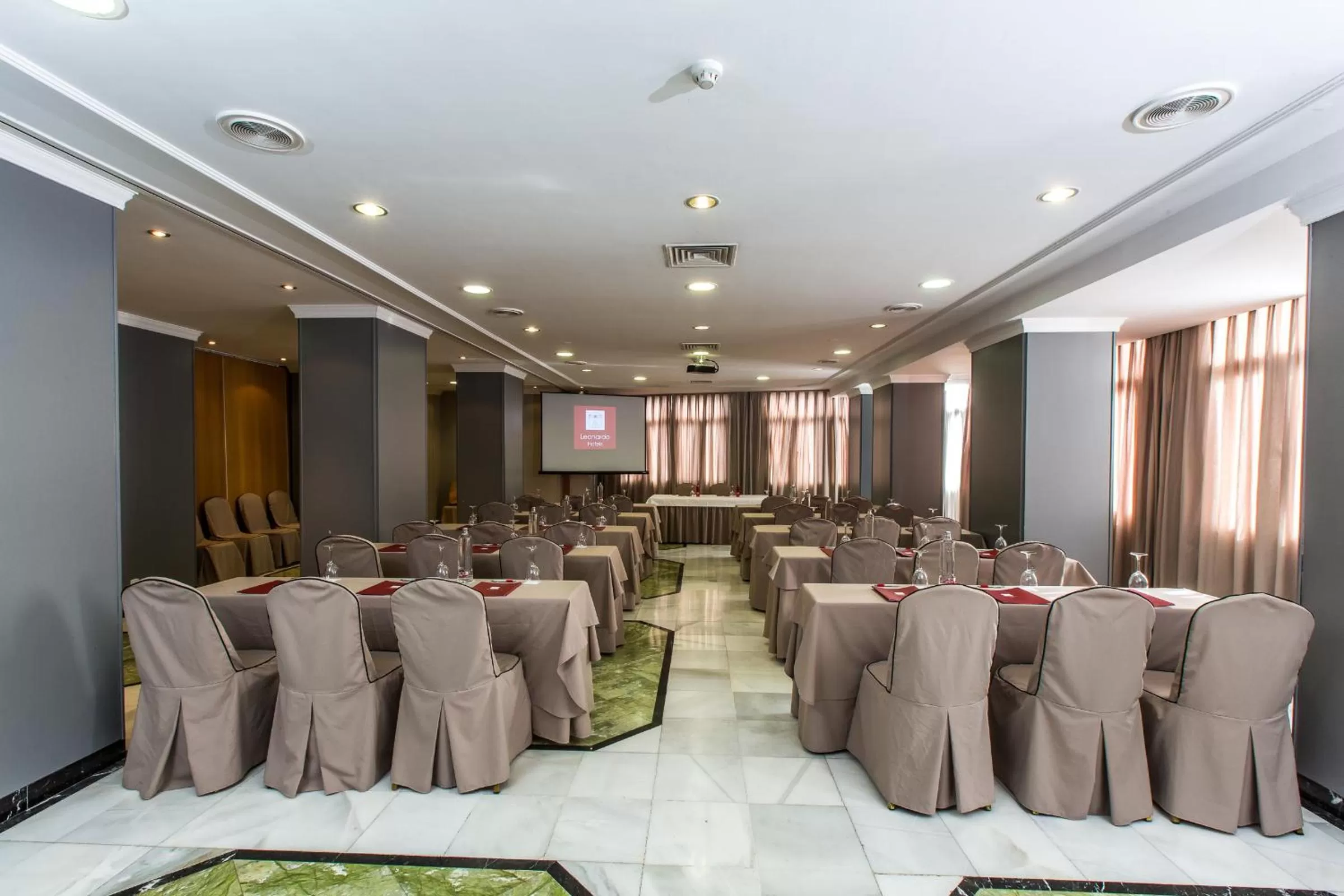 Meeting/conference room in Leonardo Hotel Granada