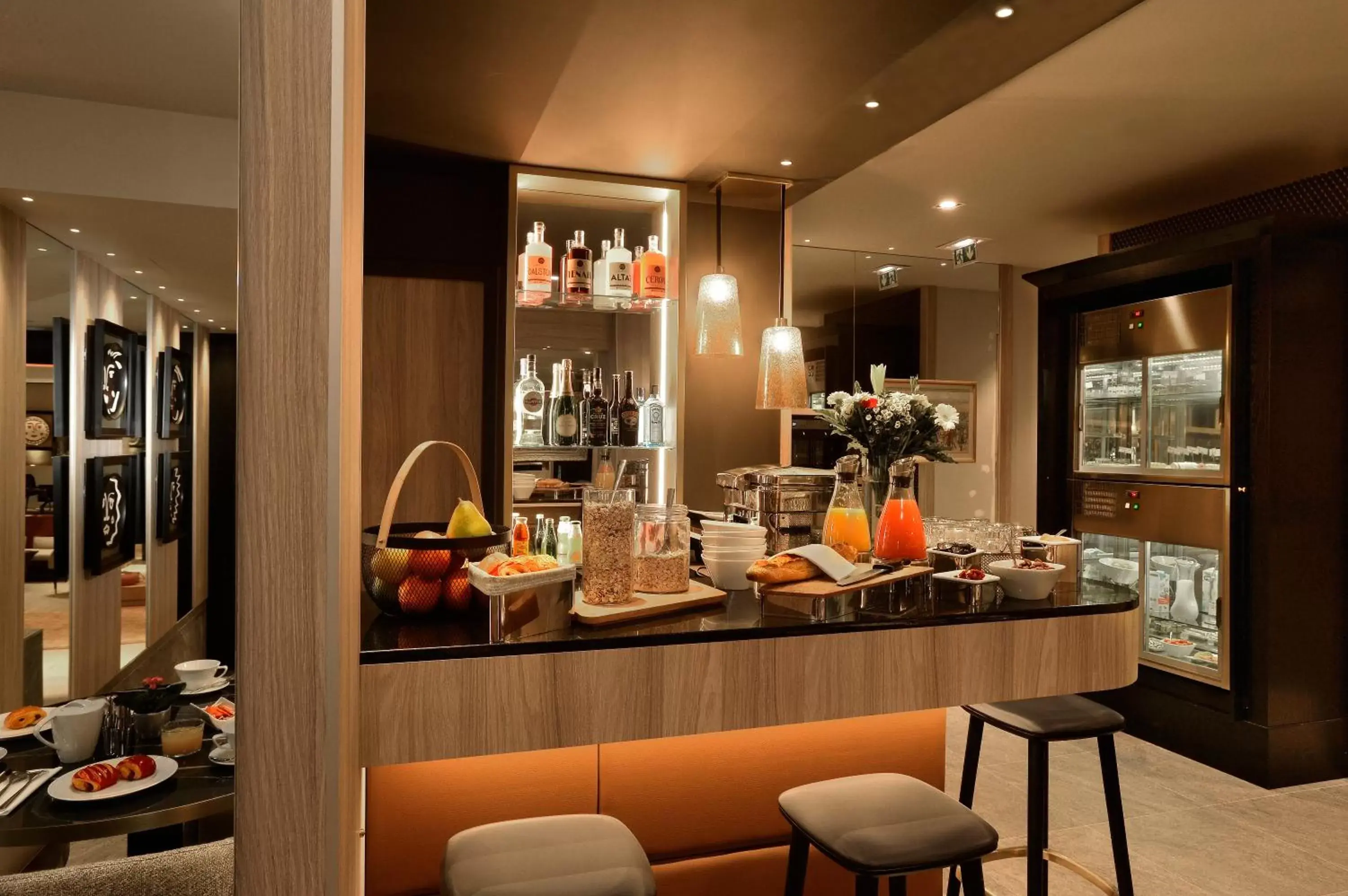 Restaurant/places to eat in Hotel La Lanterne & Spa By Timhotel Restaurant/places to eat in Hotel La Lanterne & Spa By Timhotel