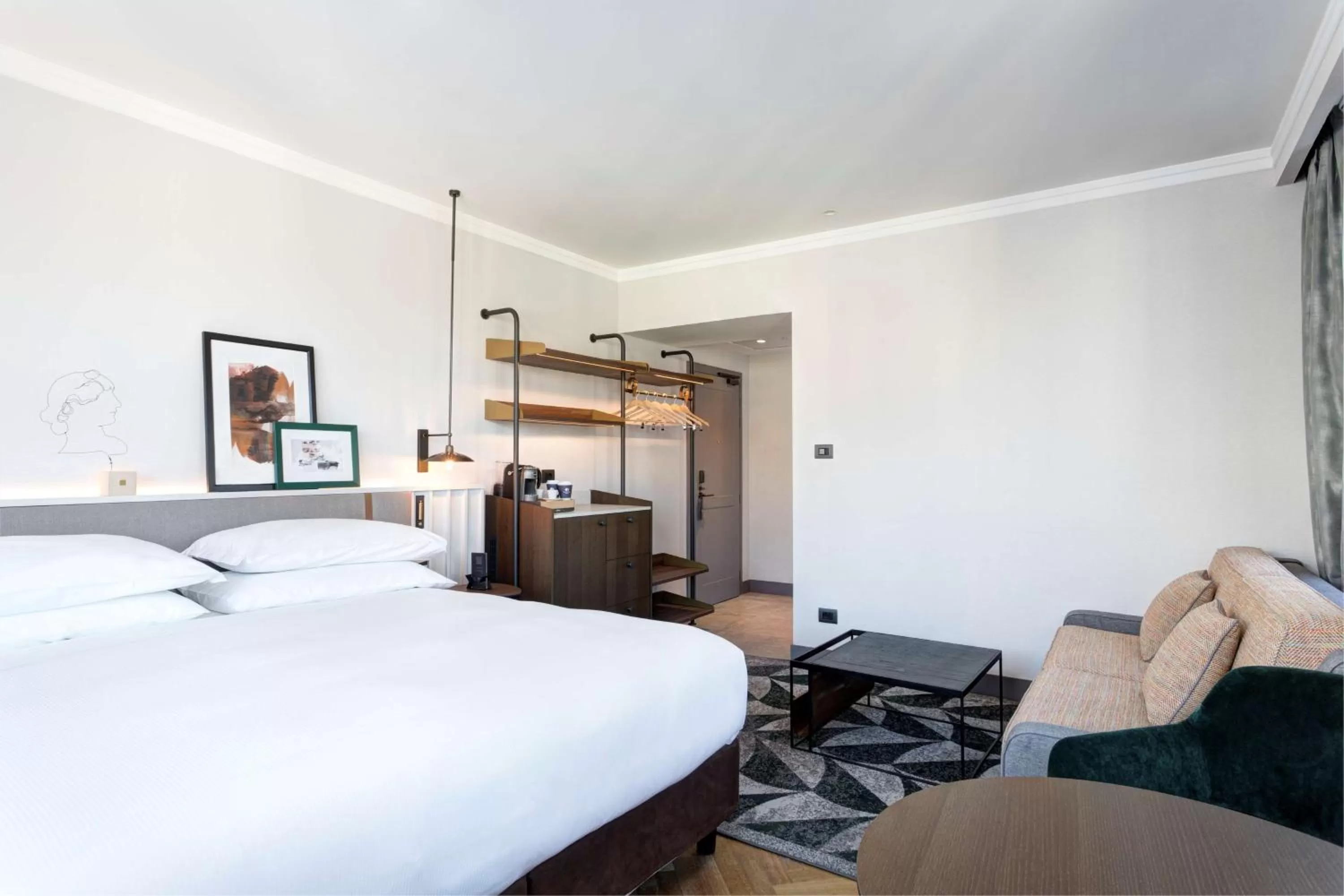 Bed in DoubleTree By Hilton Rome Monti