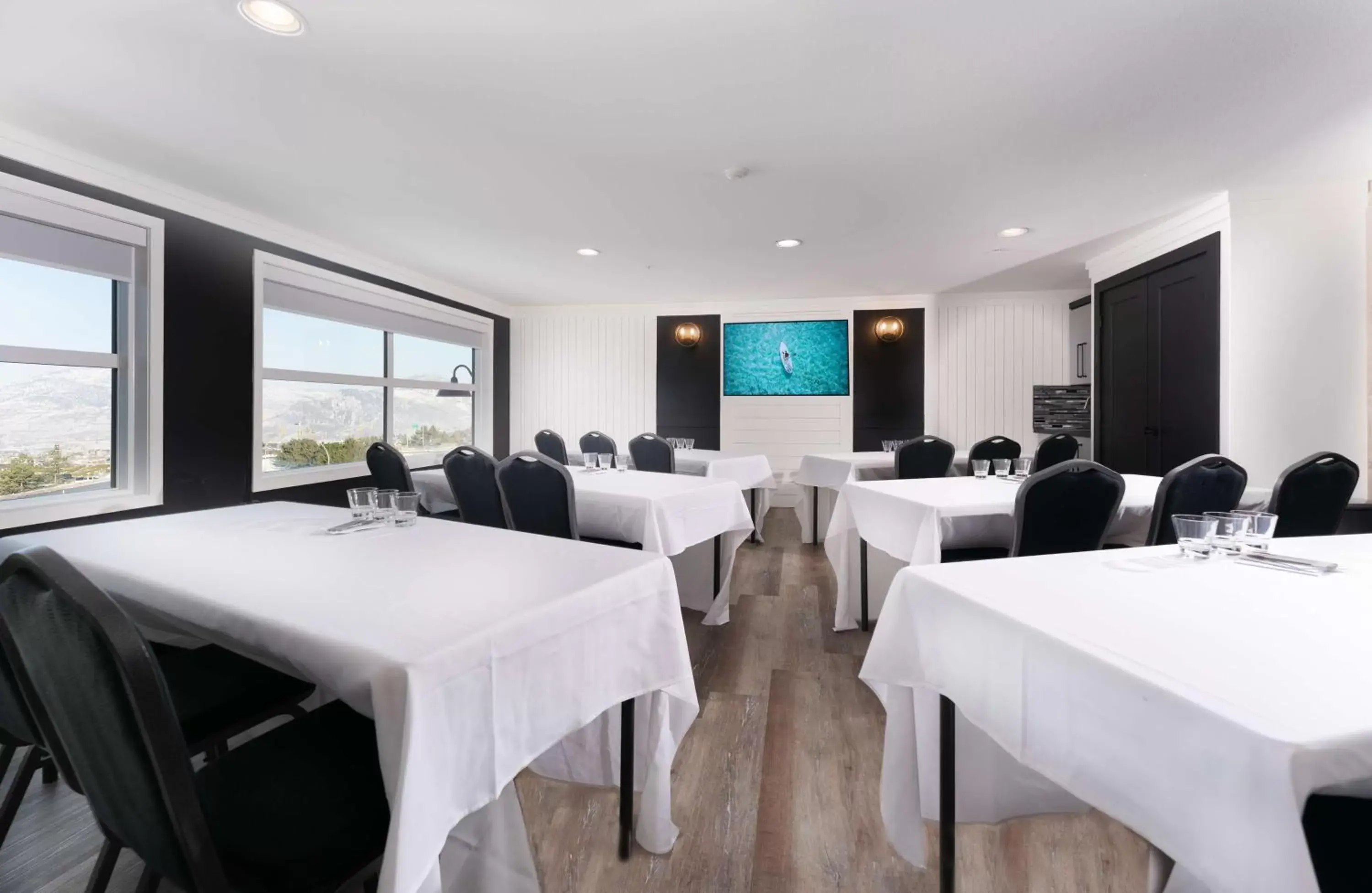 Meeting/conference room in Prestige Kamloops Hotel