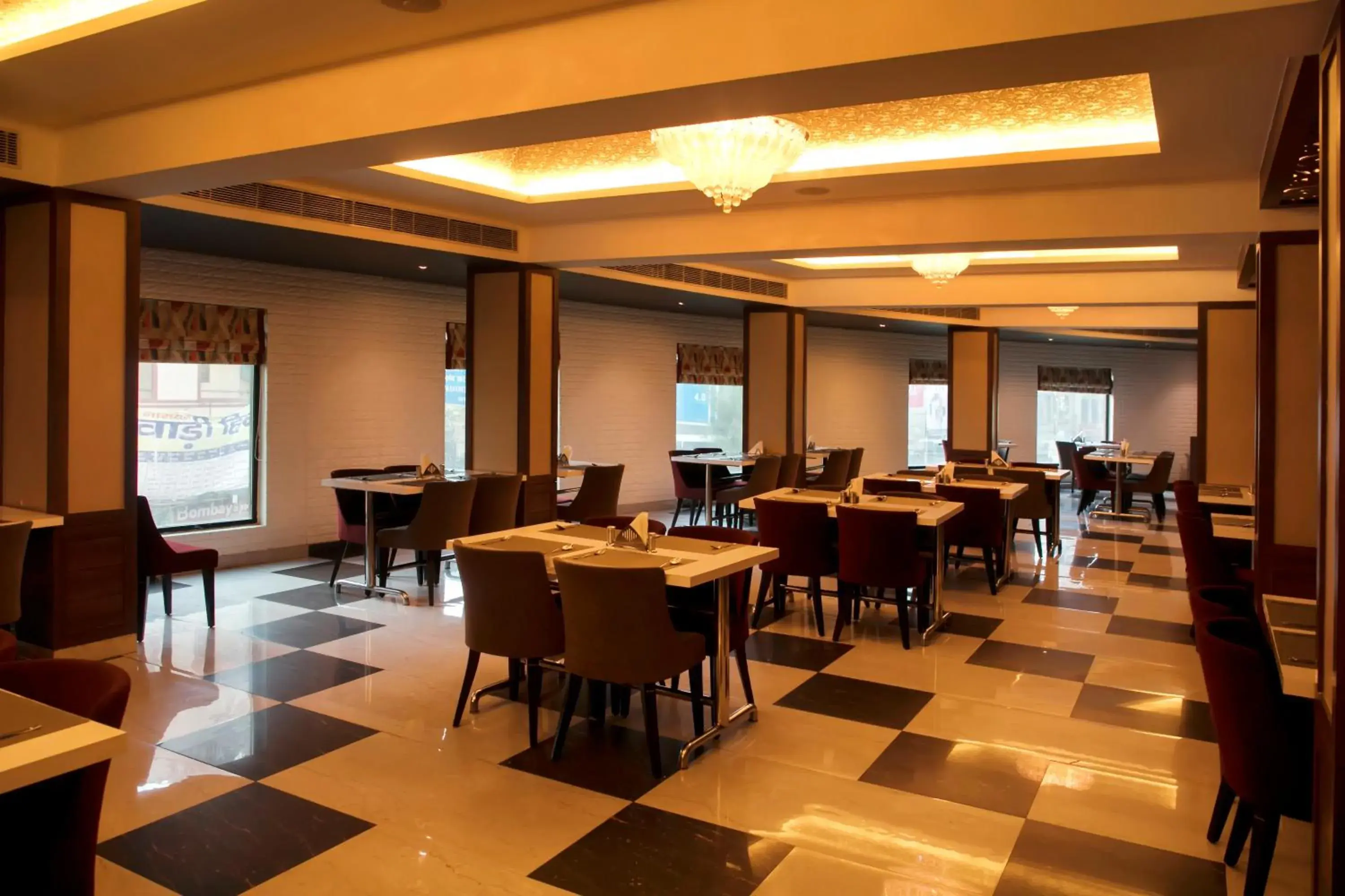 Meals, Restaurant/Places to Eat in Hotel Ganges Grand