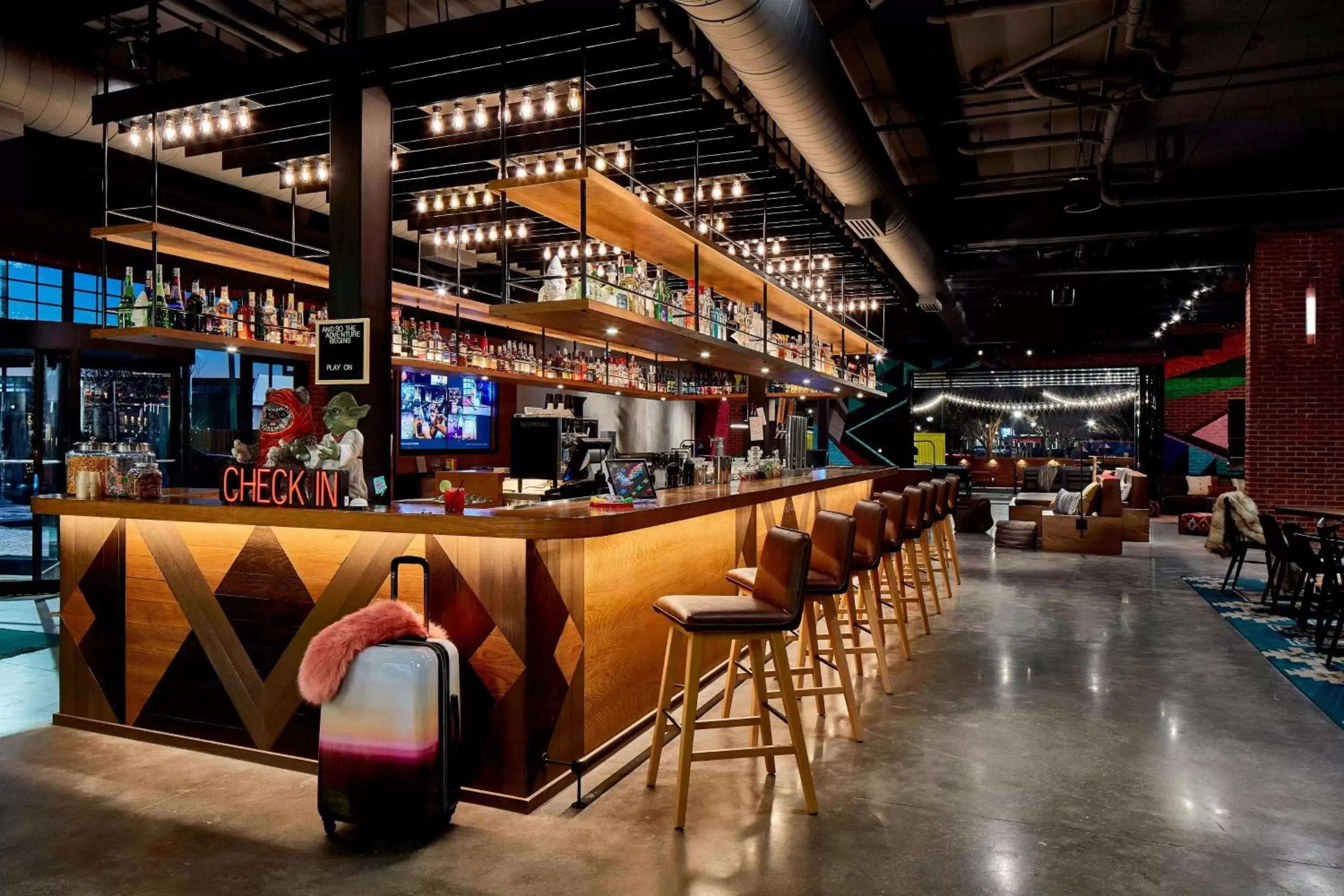 Restaurant/places to eat, Lounge/Bar in Moxy Chattanooga Downtown