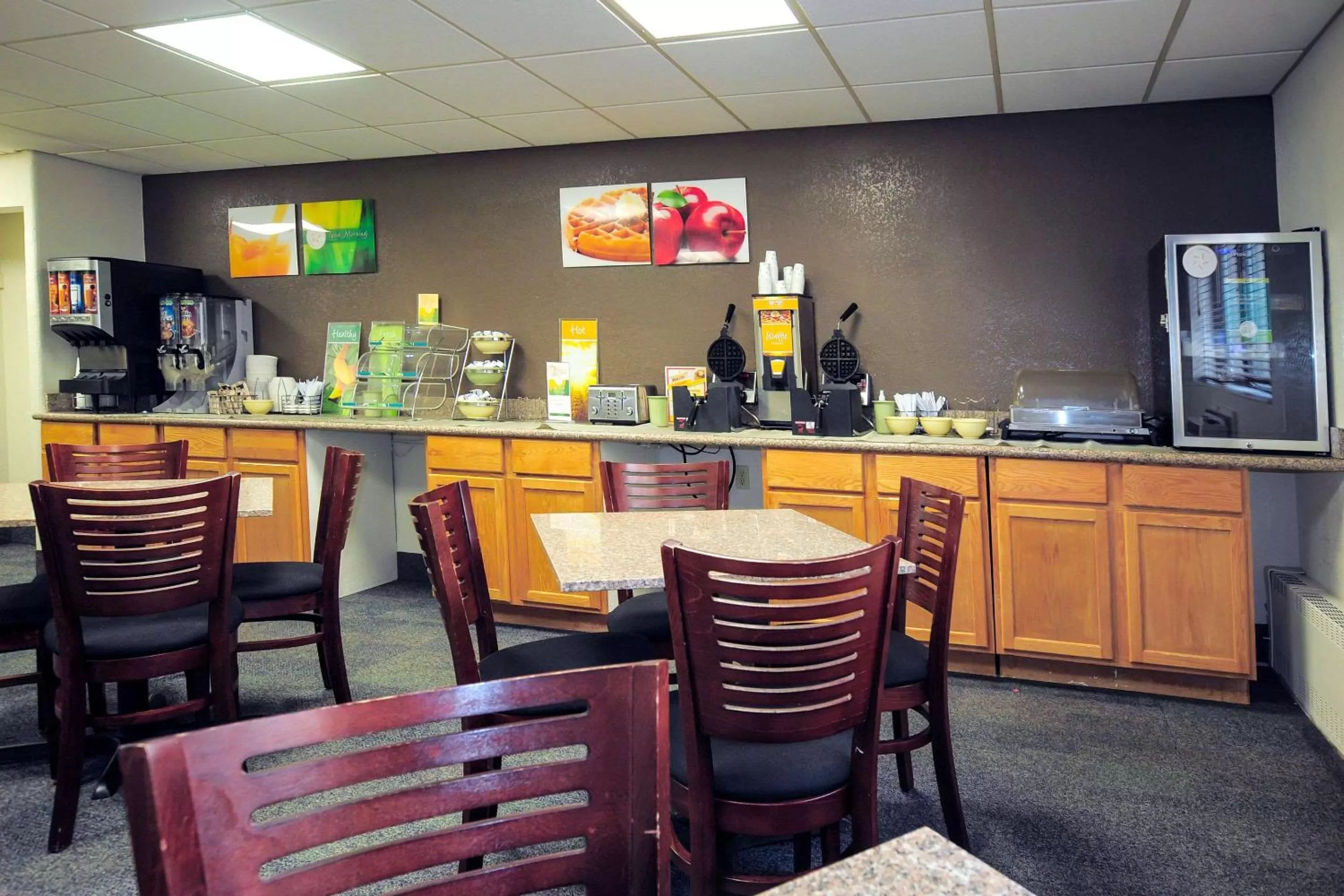 Breakfast in Quality Inn Stadium Area Green Bay Stadium