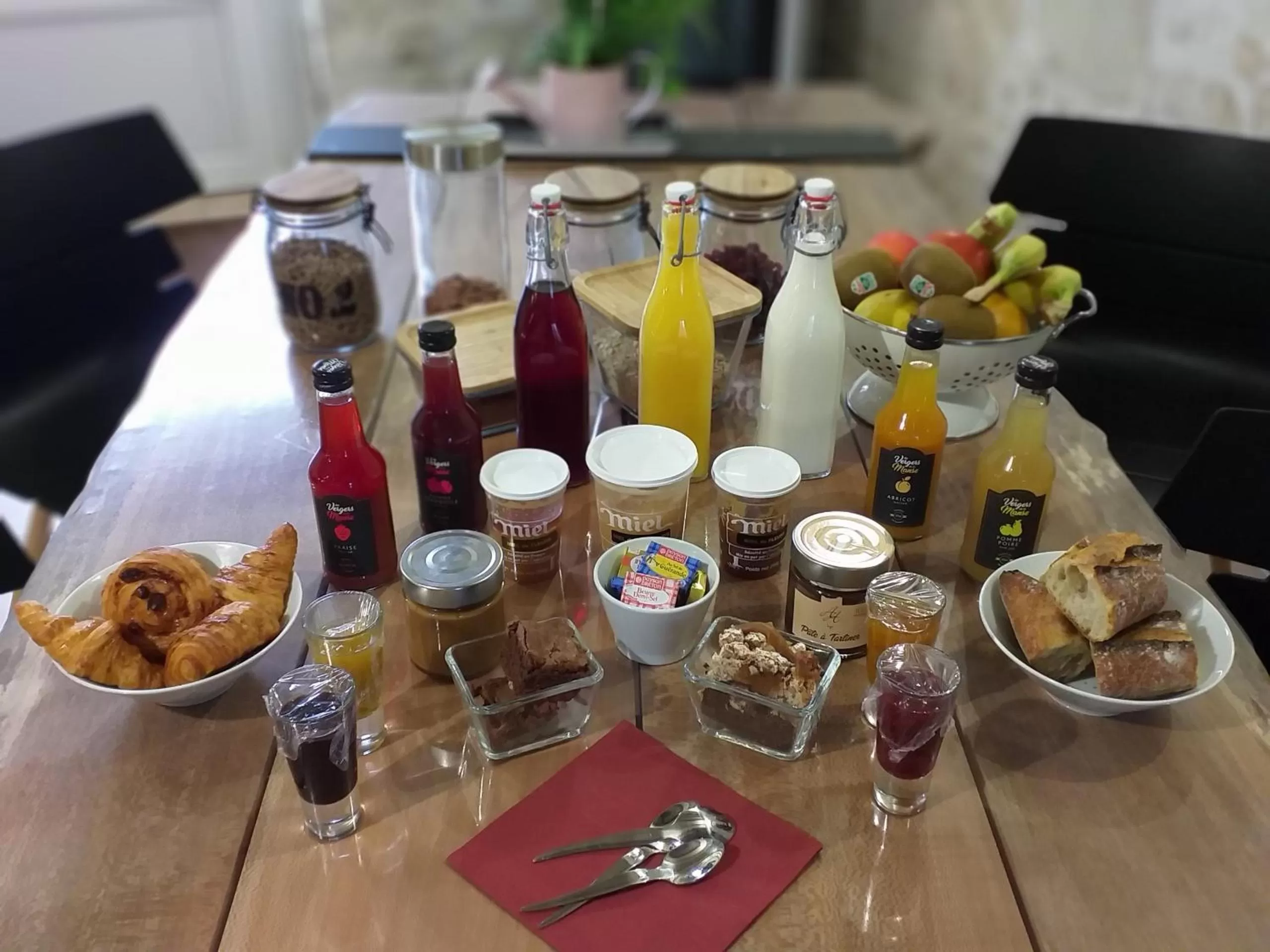 Breakfast in La BerryCurienne proche du Zoo de Beauval Saint-Aignan avec SDB, WC ET SPA PRIVATIF pour chaque chambre