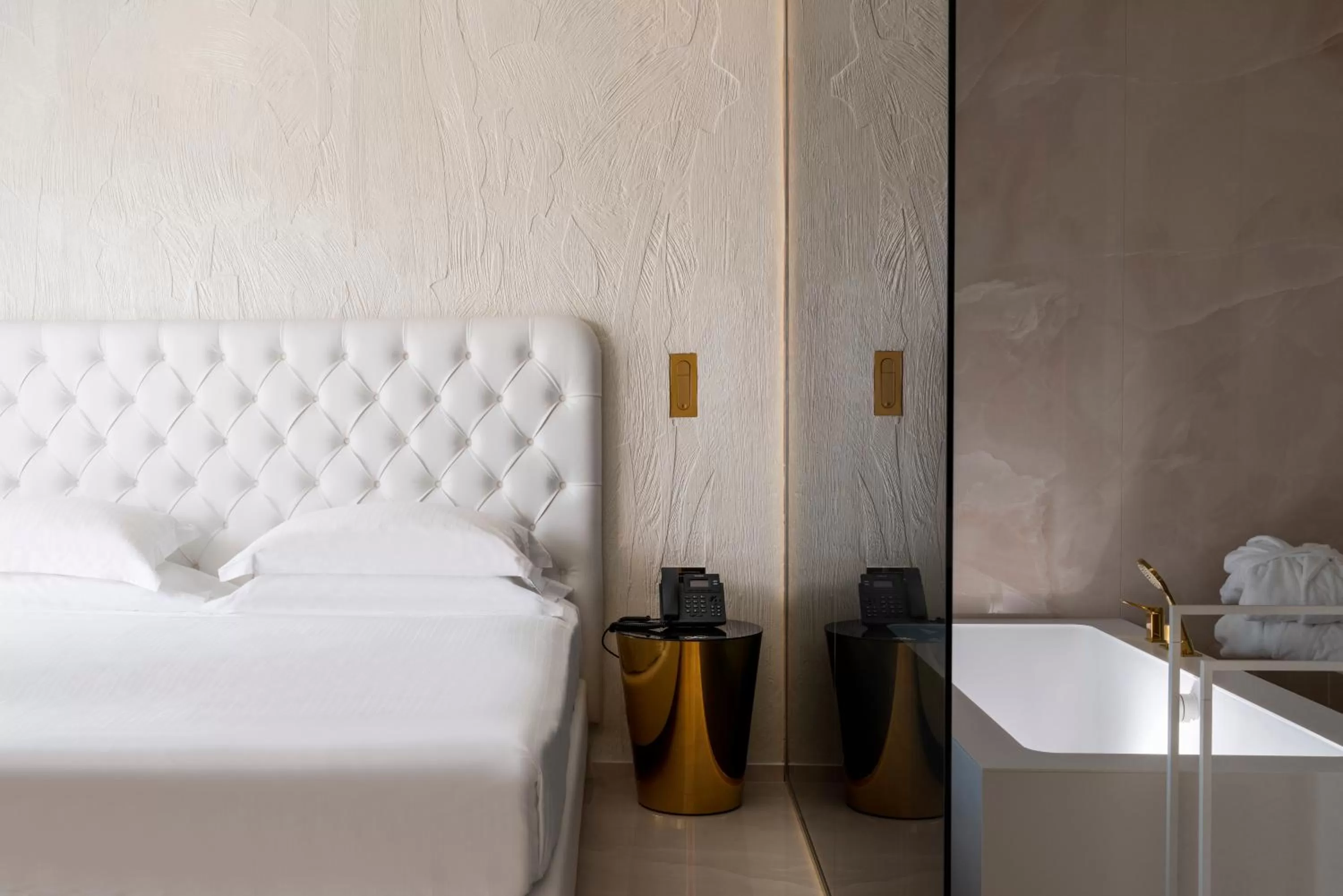 Bedroom, Bed in The Promenade Luxury Wellness Hotel