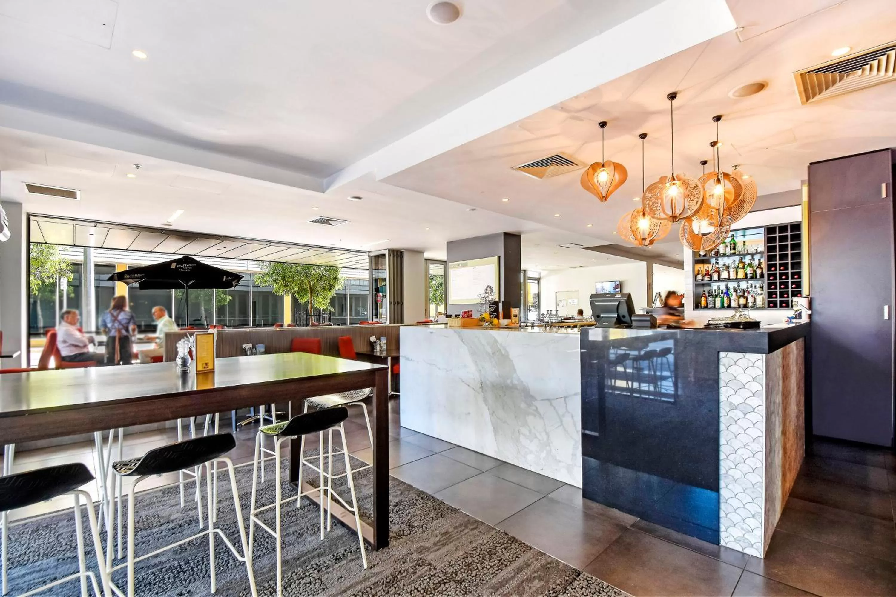 Restaurant/places to eat in Mantra Pandanas