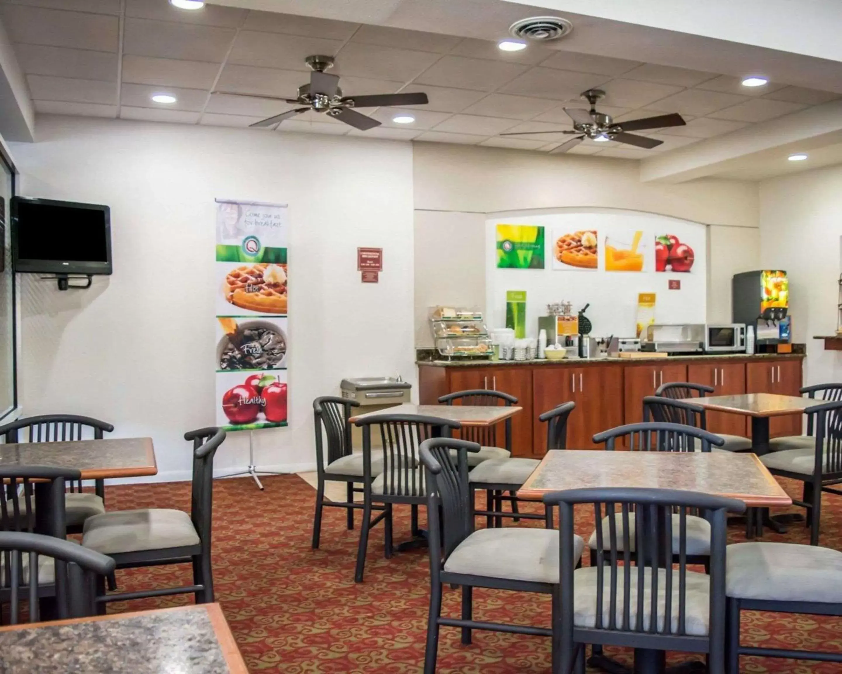 Restaurant/Places to Eat in Quality Inn - Weeki Wachee