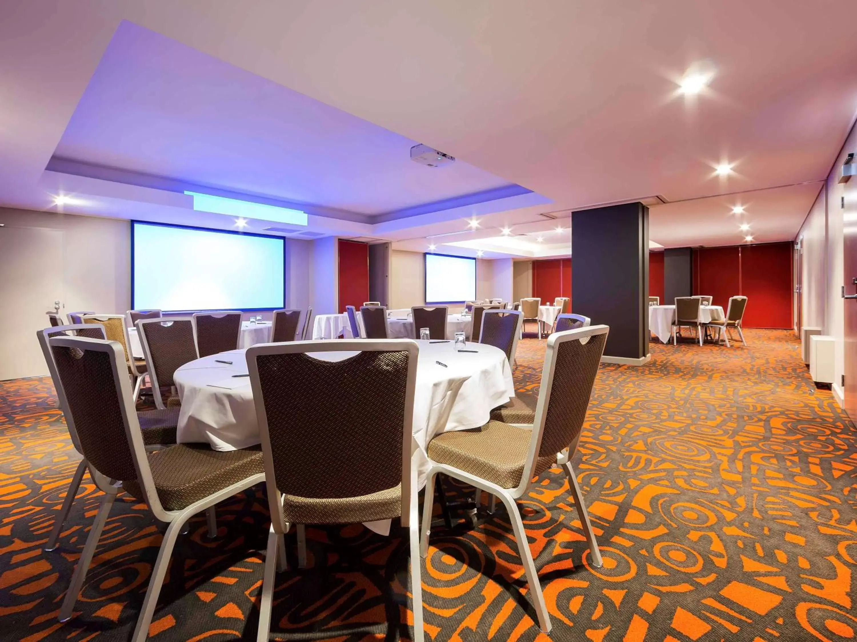 Meeting/conference room in Novotel Canberra