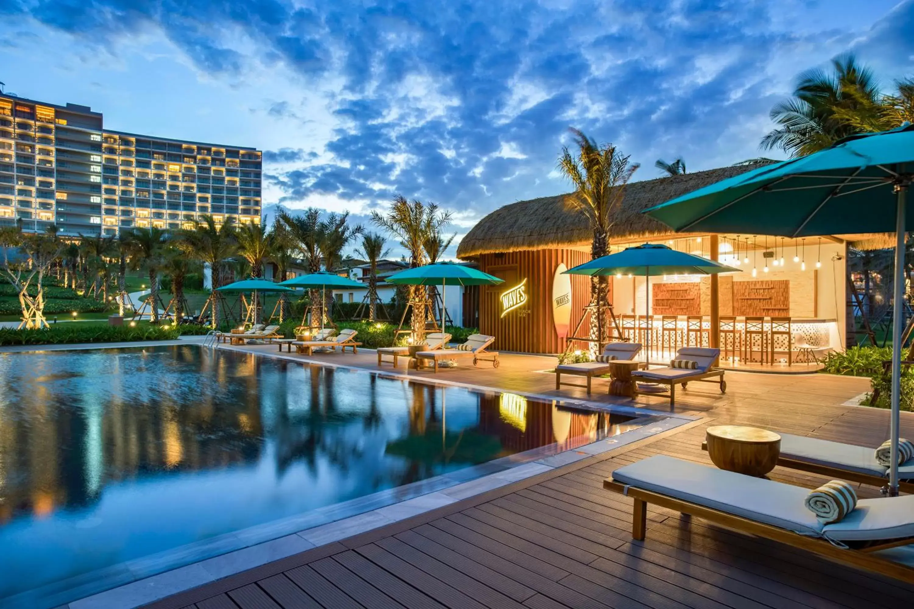 Restaurant/places to eat, Swimming Pool in Radisson Blu Resort Cam Ranh