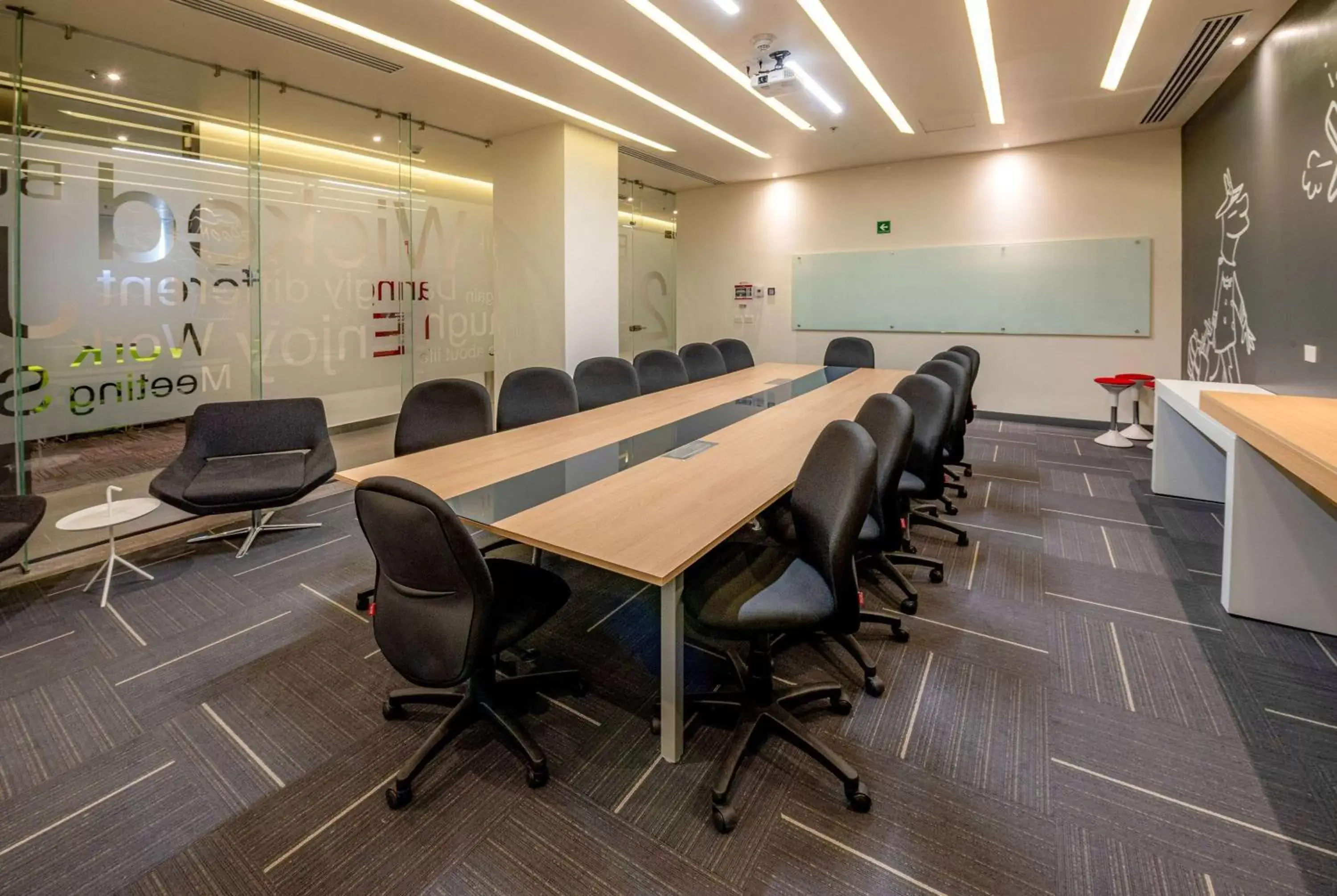 Meeting/conference room in Ramada Encore by Wyndham Guadalajara Aeropuerto