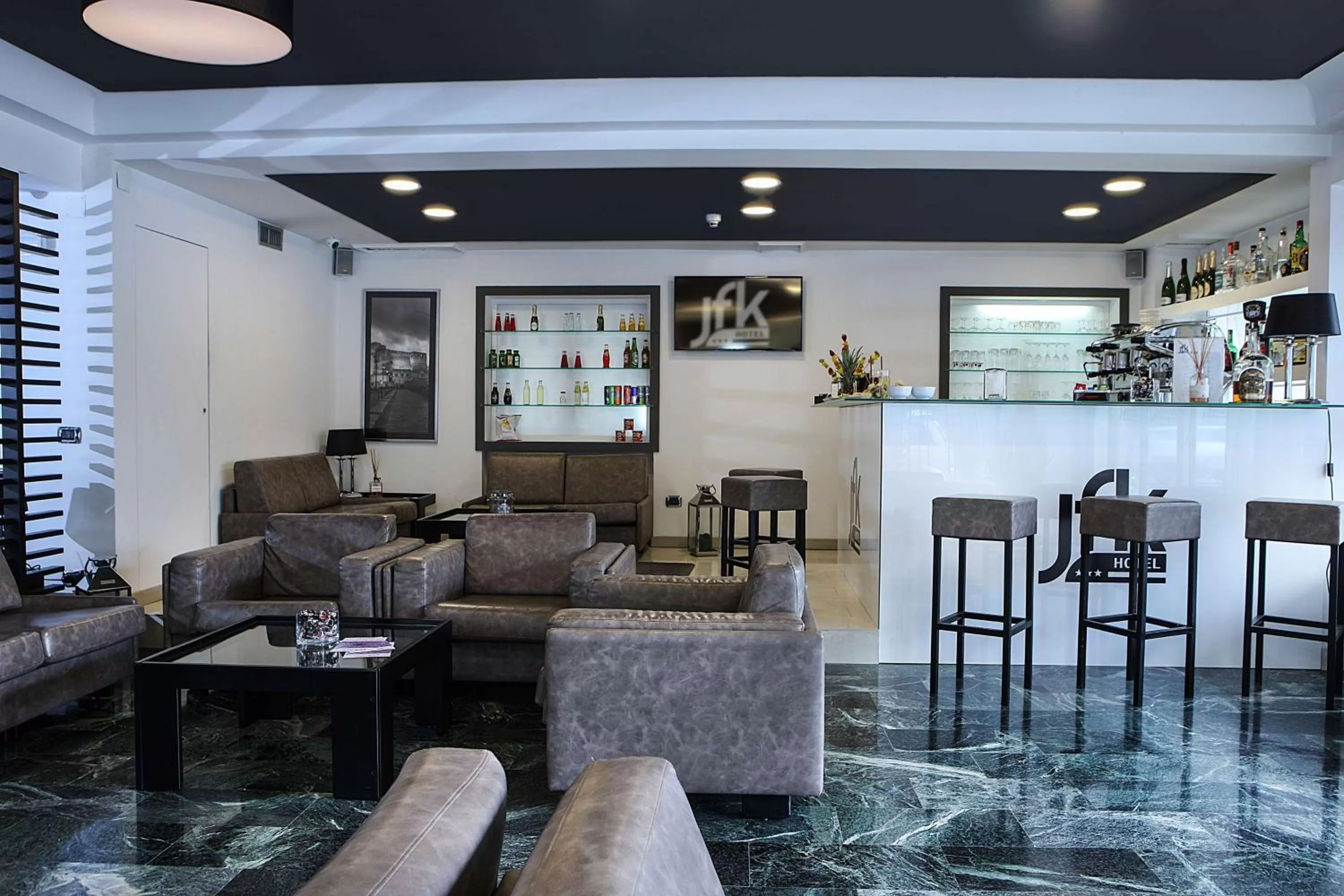 Lounge or bar in Best Western JFK Hotel