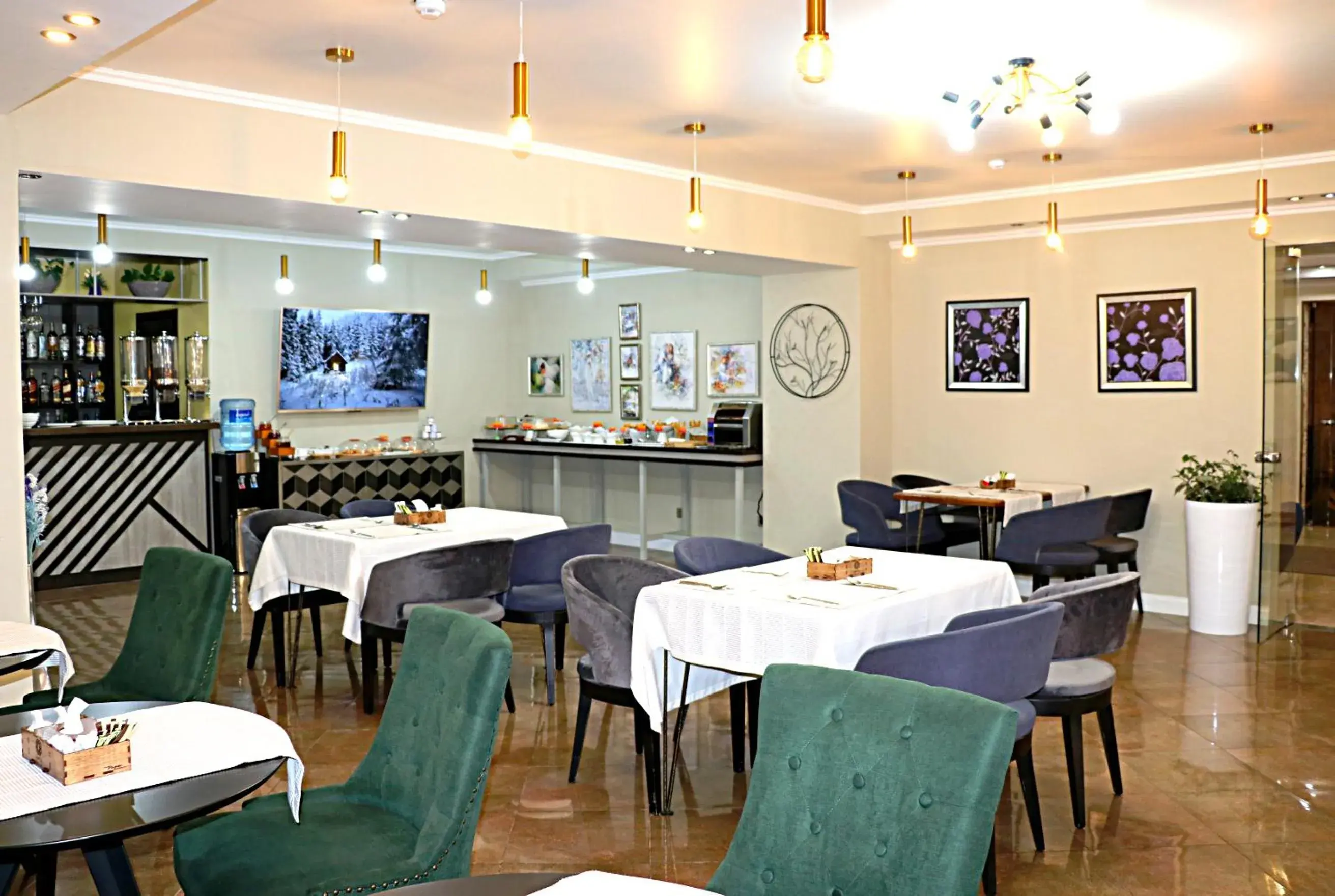 Restaurant/Places to Eat in Onyx Hotel Bishkek