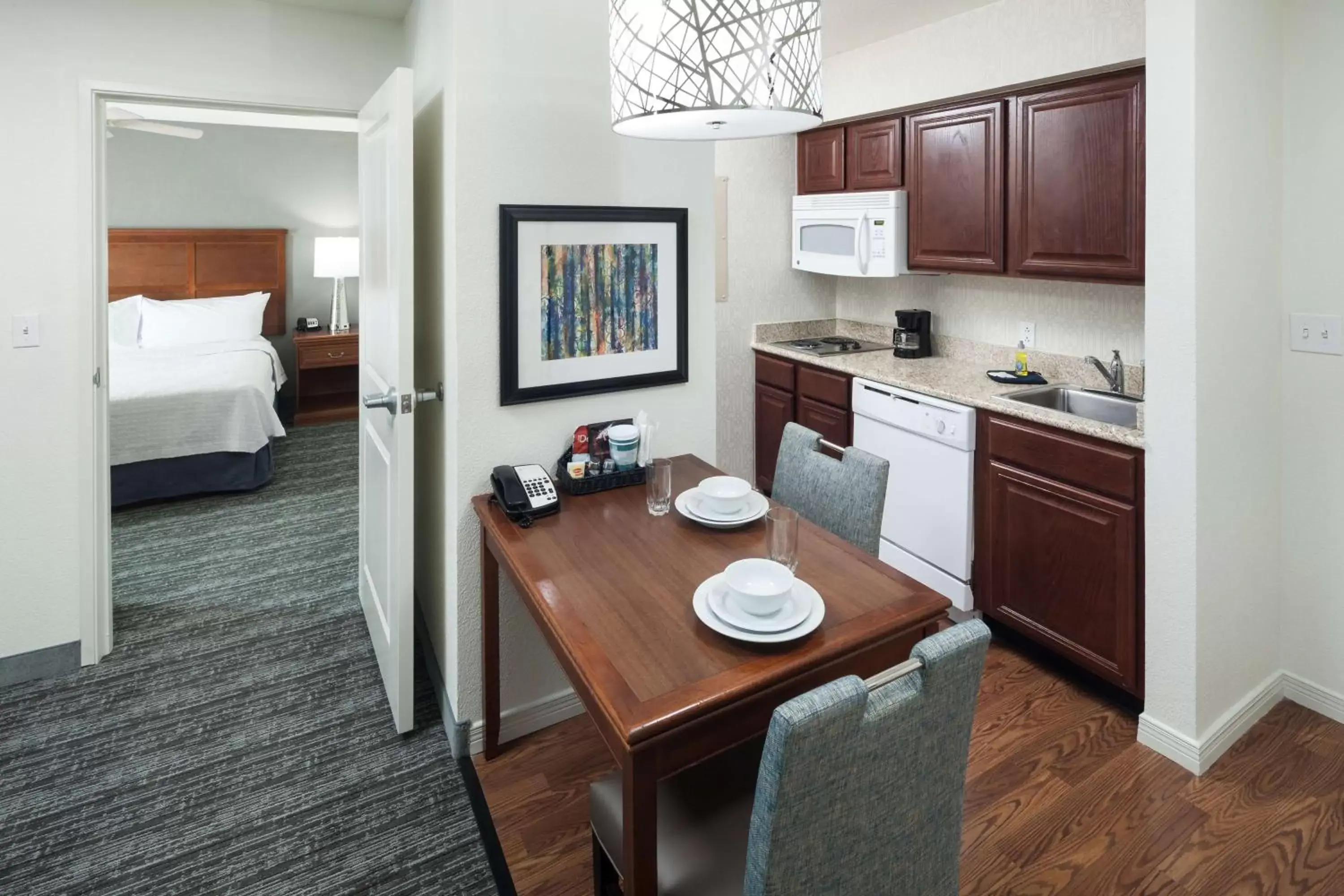 Bed, Dining Area in Homewood Suites by Hilton El Paso Airport