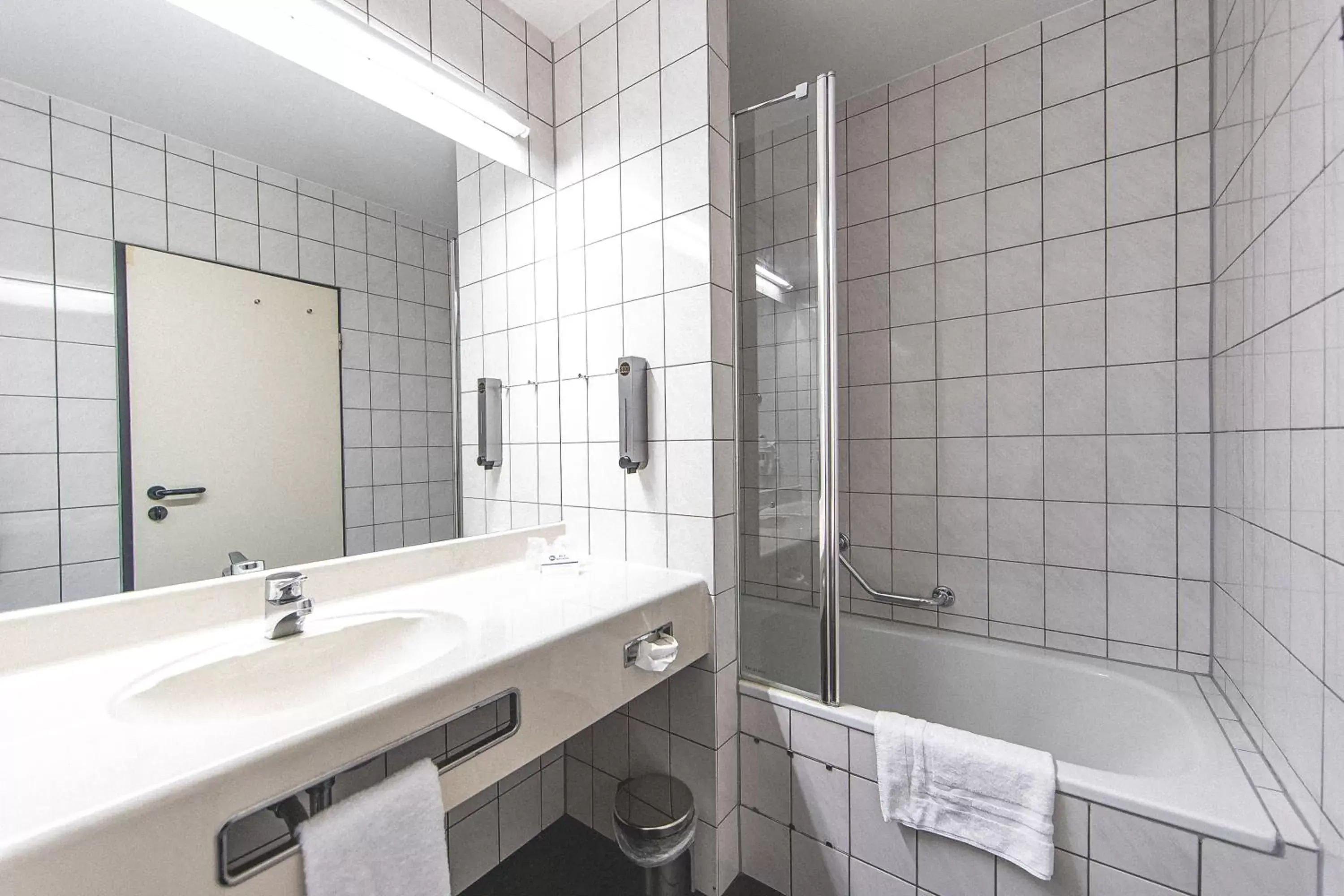 Toilet, Bathroom in Best Western PLAZA Hotel Grevenbroich