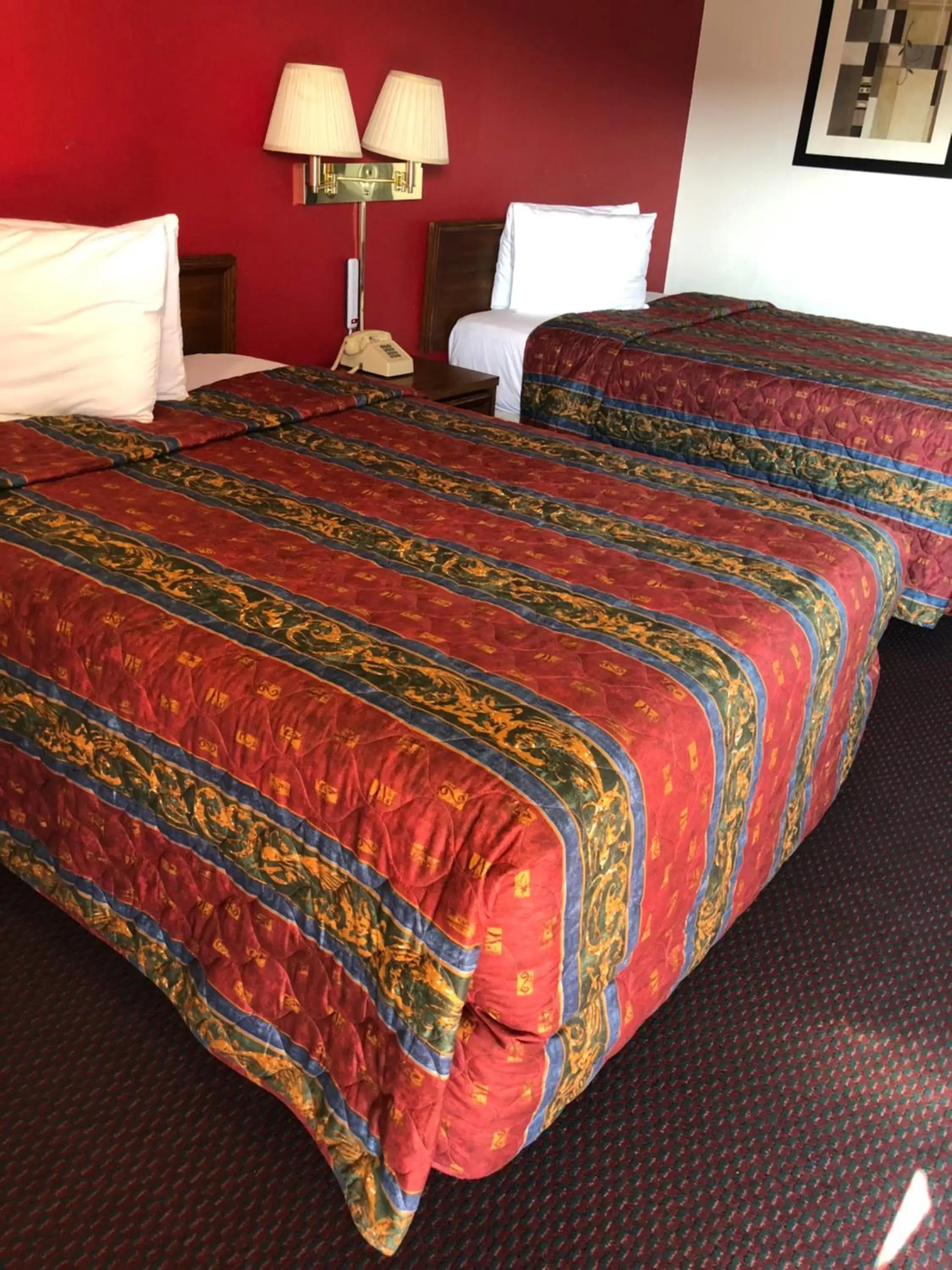 Bed in Rexdale Inn