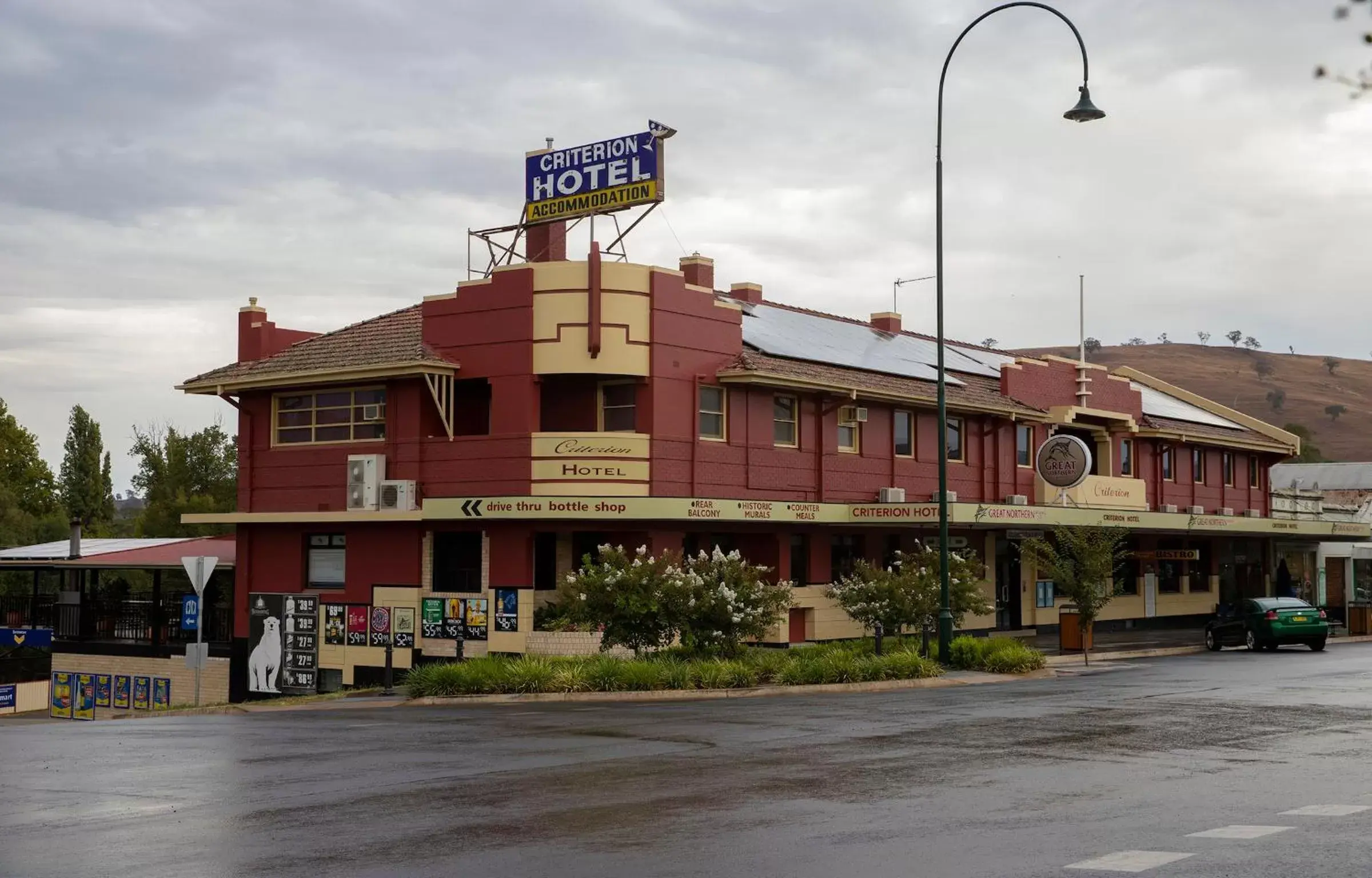 Facade/entrance, Property Building in Criterion Hotel Gundagai