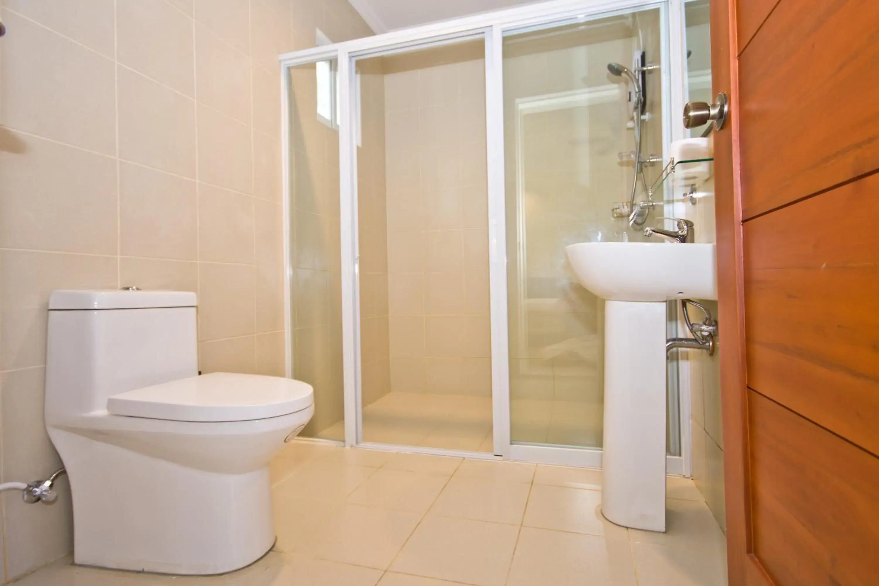 Bathroom in Mike's Dauin Dive Resort