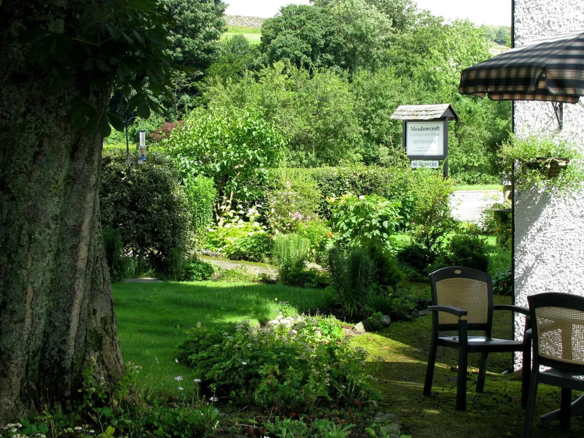 Area and facilities, Garden in Meadowcroft Guest House