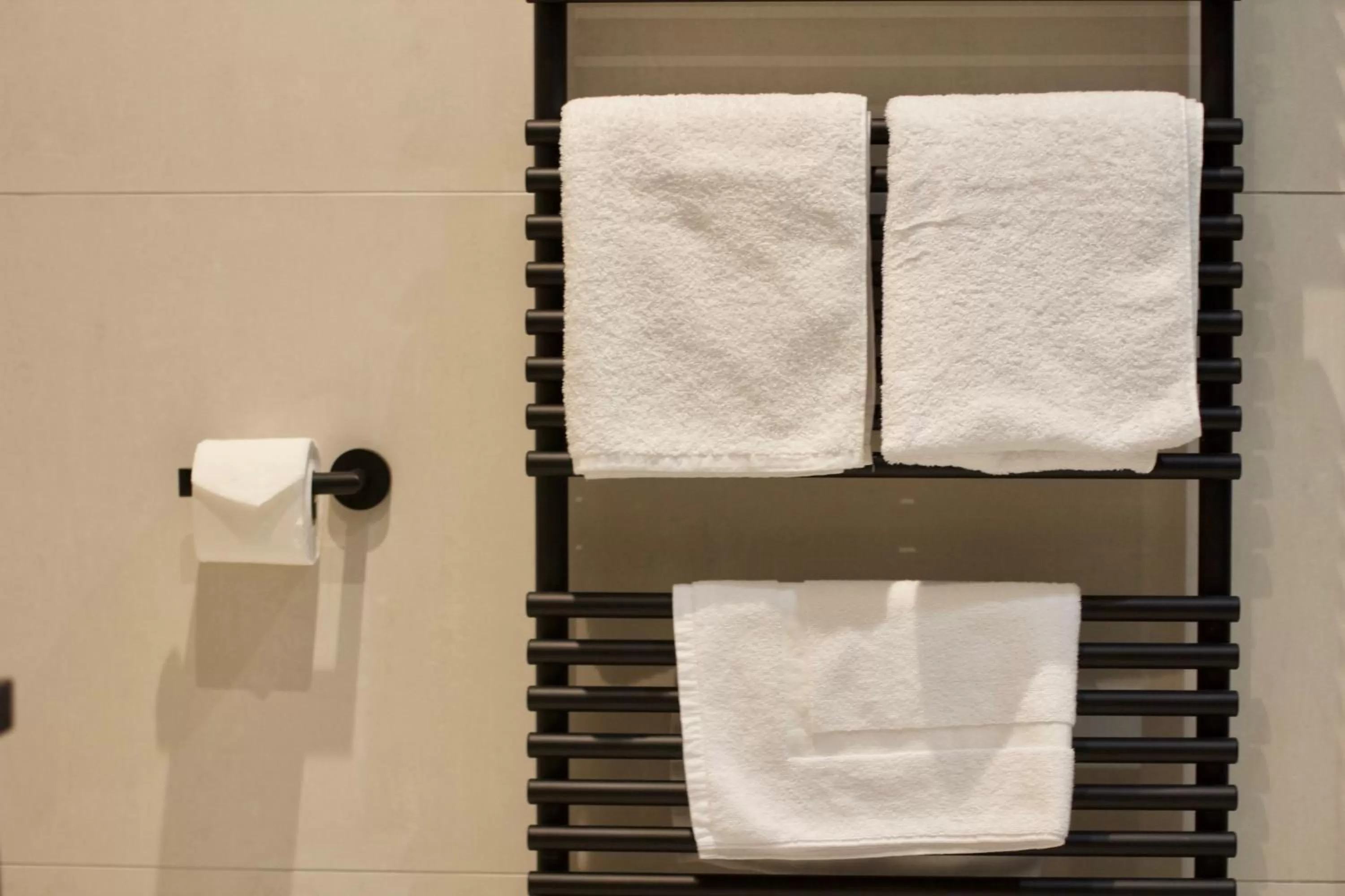 Photo of the whole room in Chevron Hotel