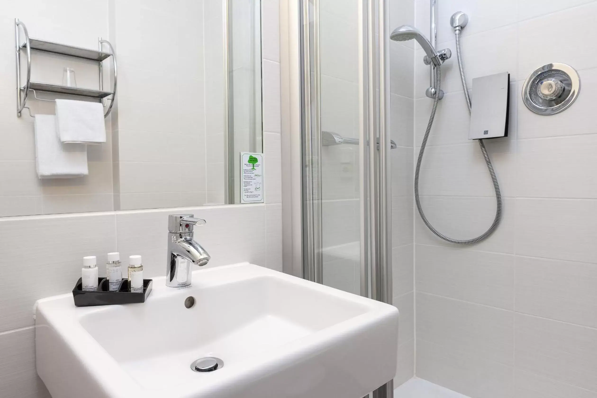 Bathroom in BRISTOL Hotel Bad Kissingen Bathroom in BRISTOL Hotel Bad Kissingen