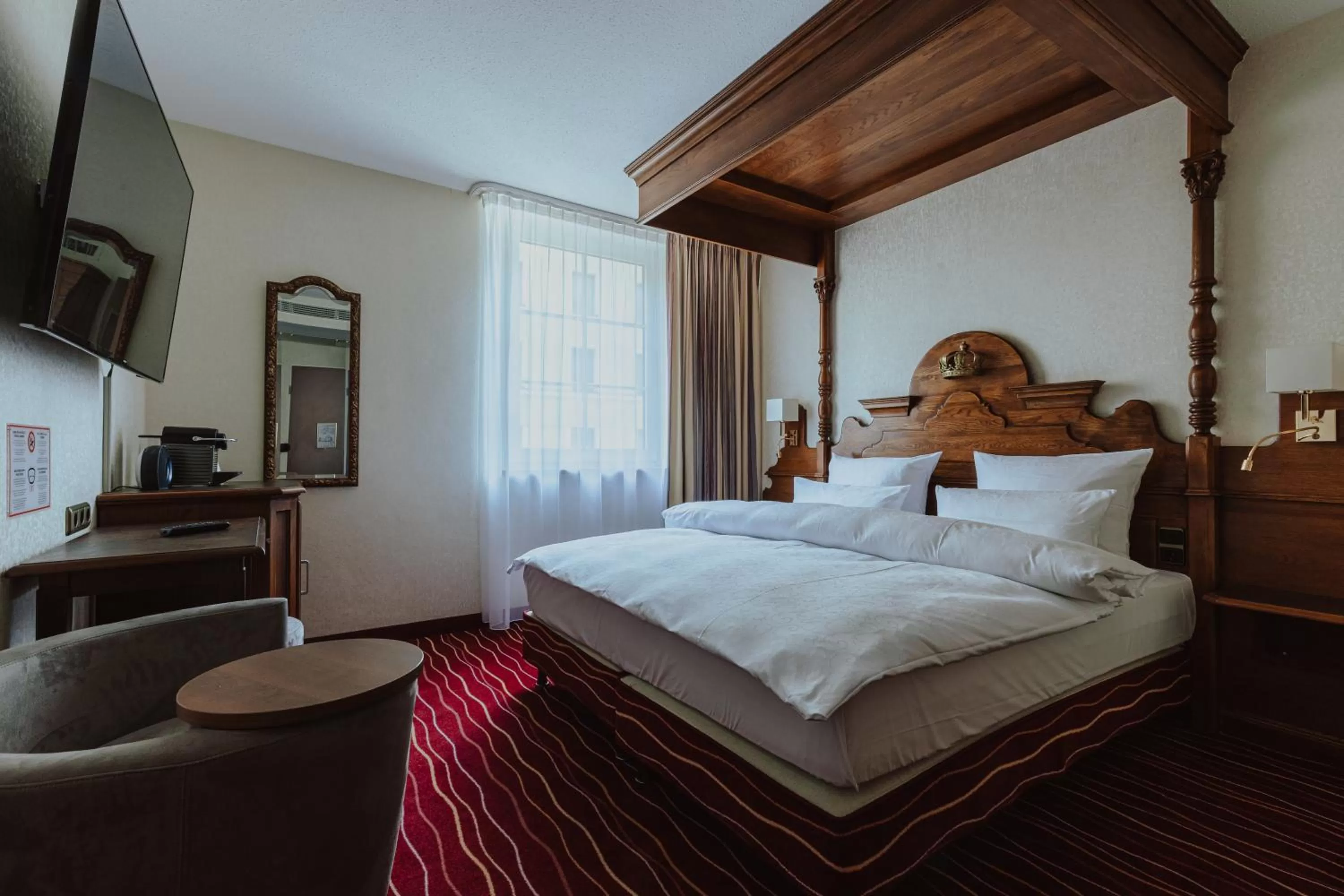 Bed in KING's Hotel First