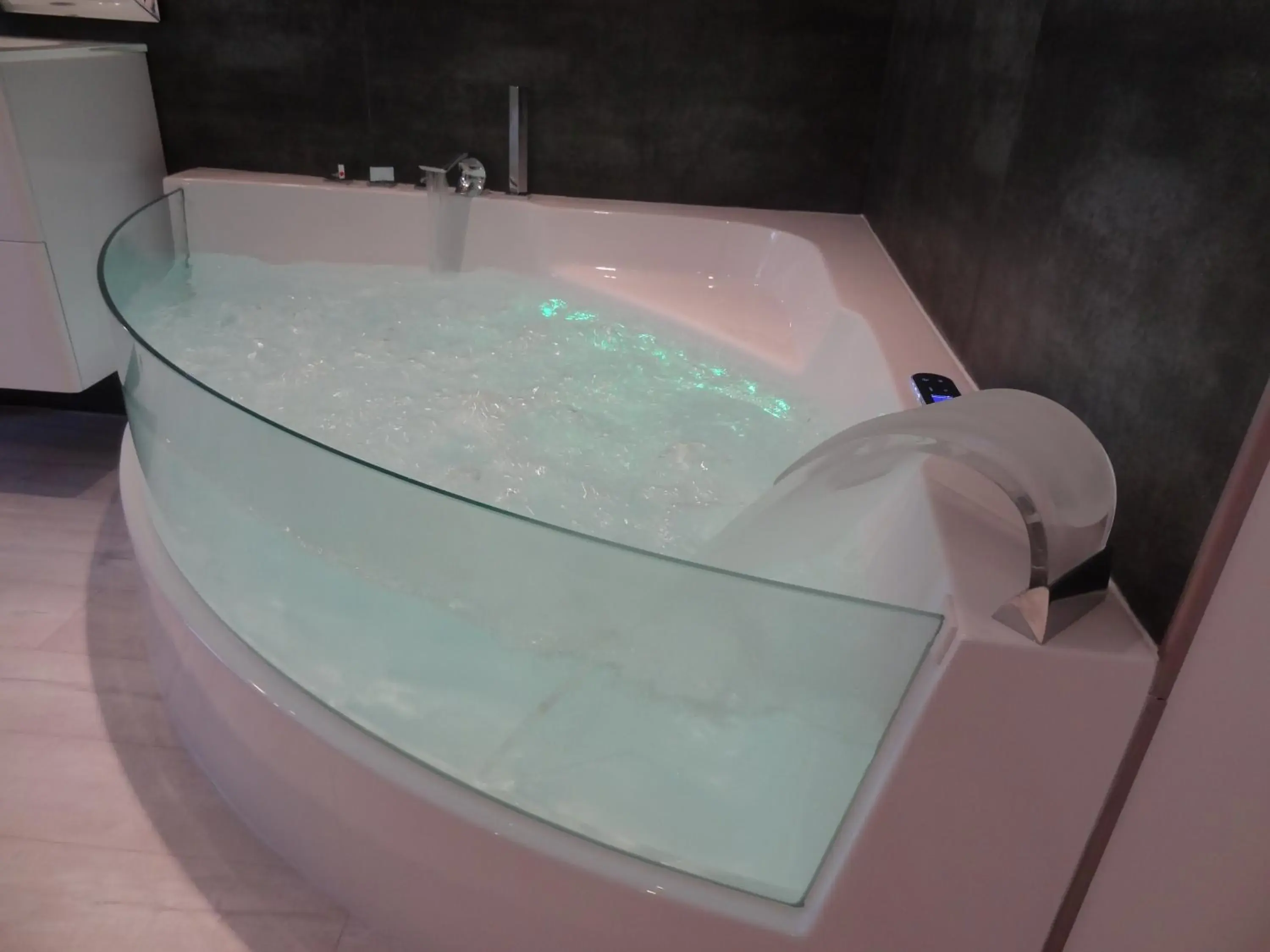 Hot Tub in MY SWEET HOMES - Appartements avec SPA