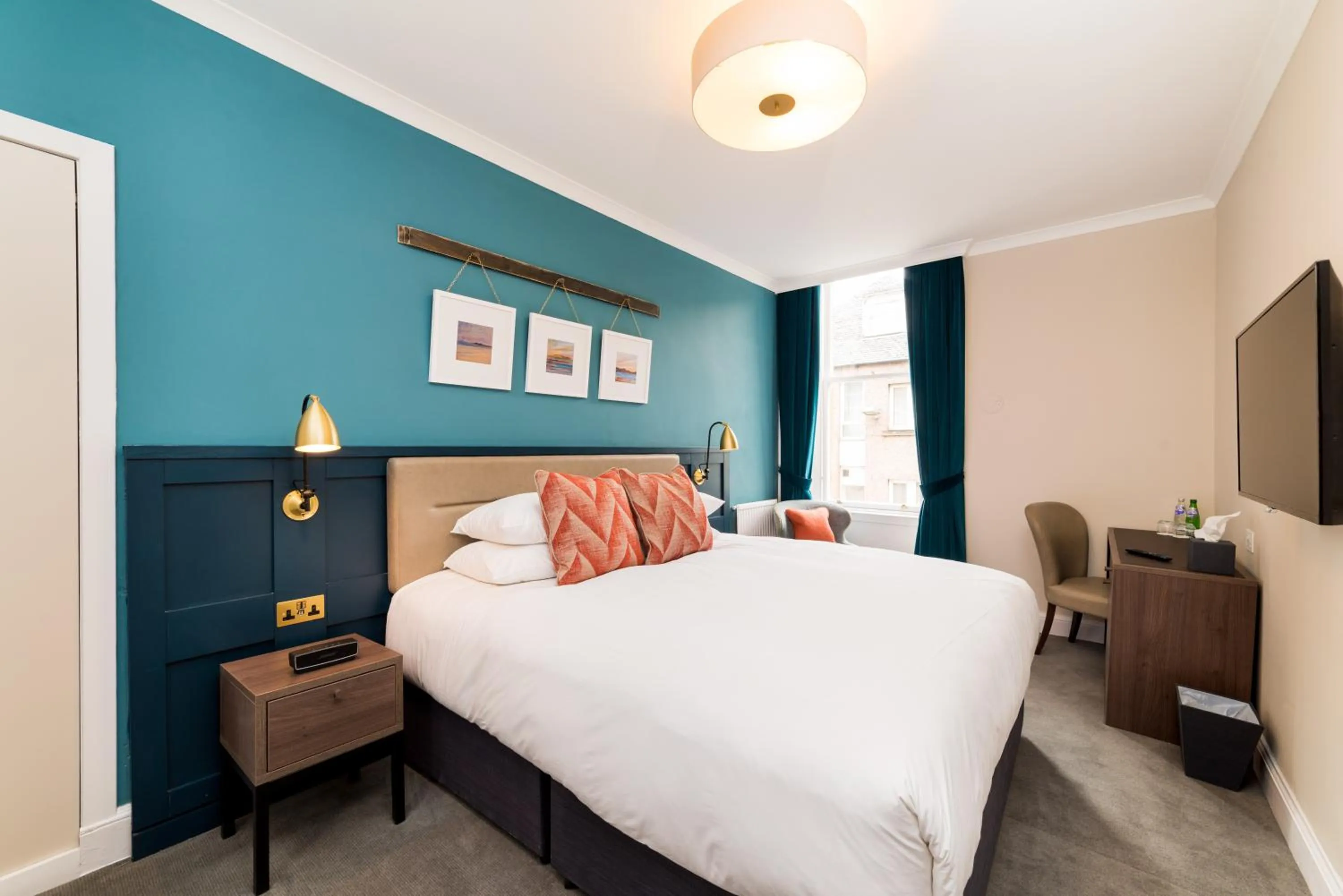 Bed in The Perle Oban Hotel & Spa