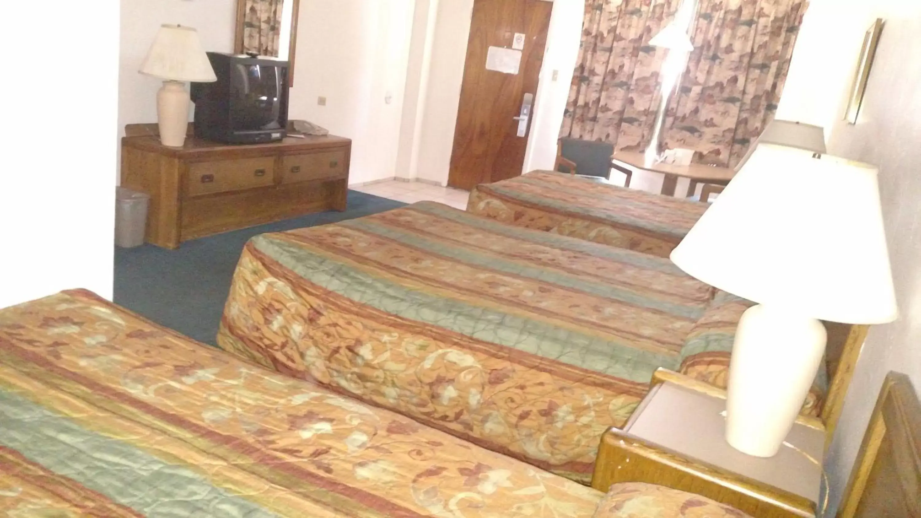 Photo of the whole room, Bed in Budget Inn Durango