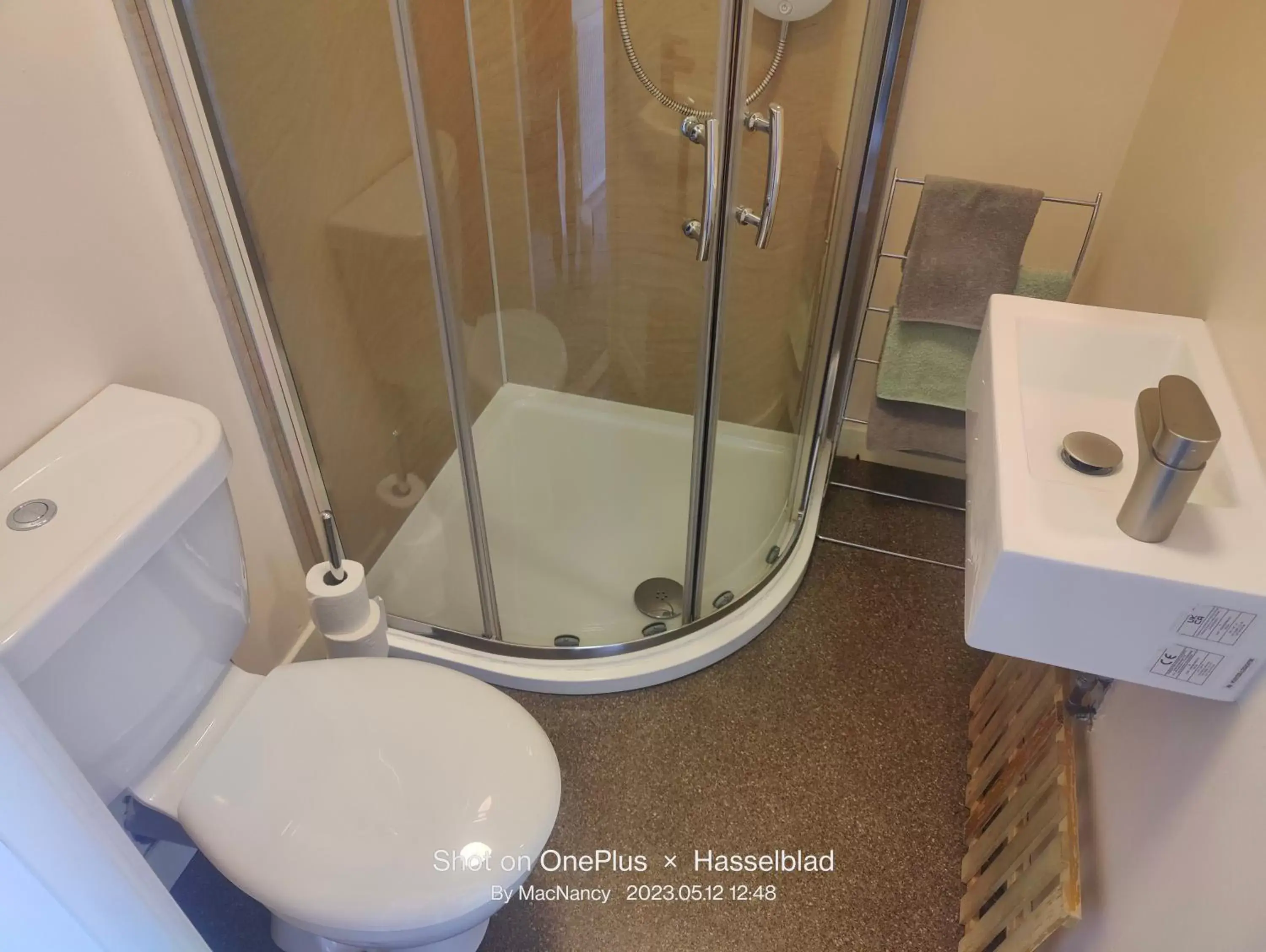 Shower, Bathroom in Market Brae Guesthouse