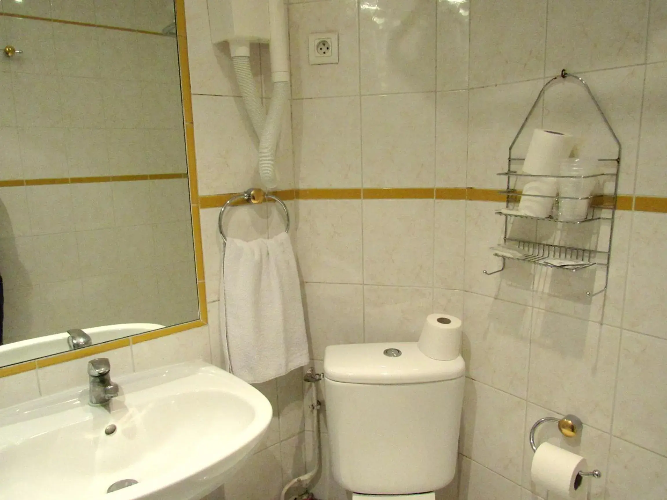 Toilet, Bathroom in Hotel Du Square D'Anvers