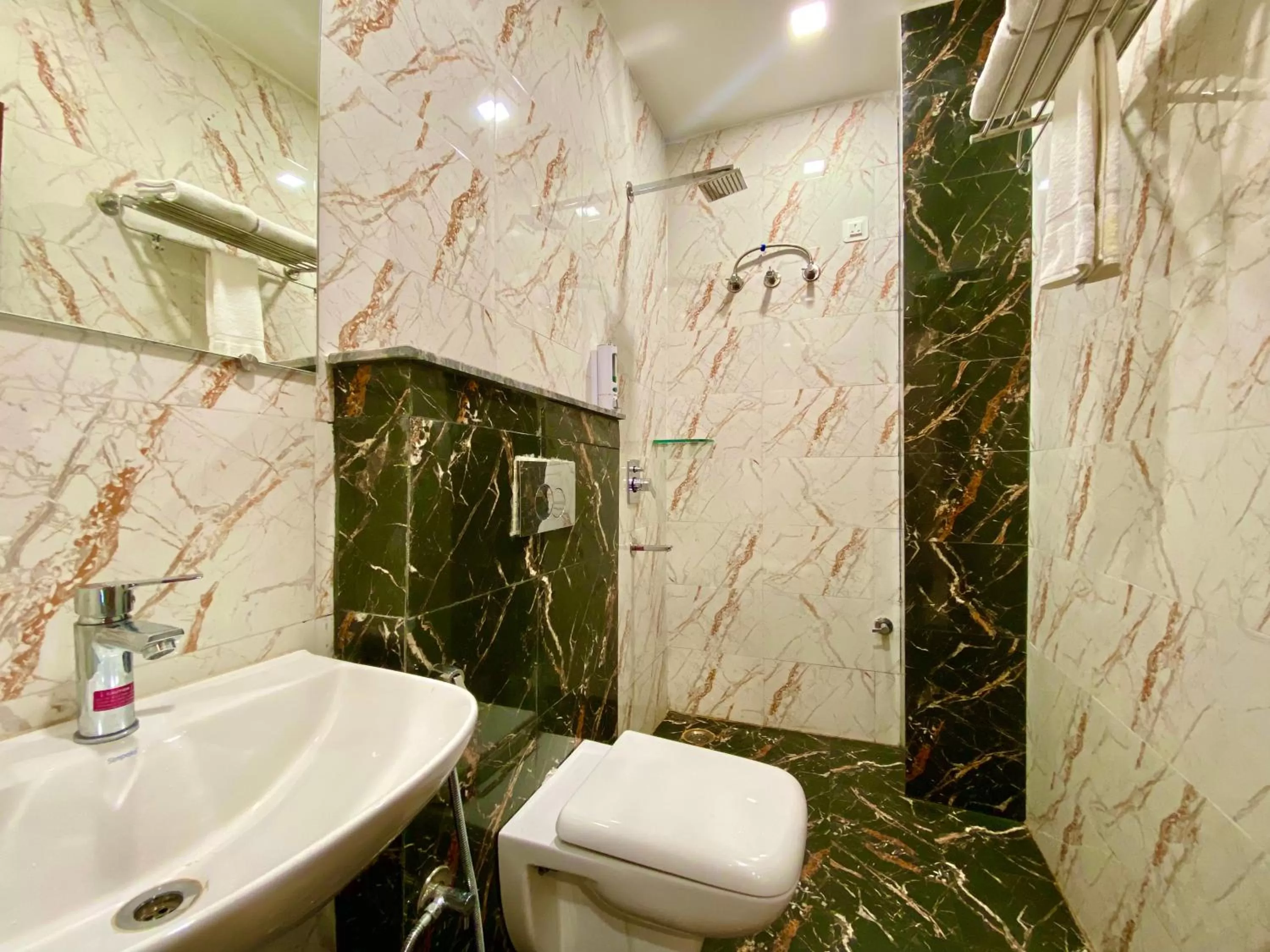 Shower, Bathroom in Hotel Shiv Inn Near Secret Waterfall