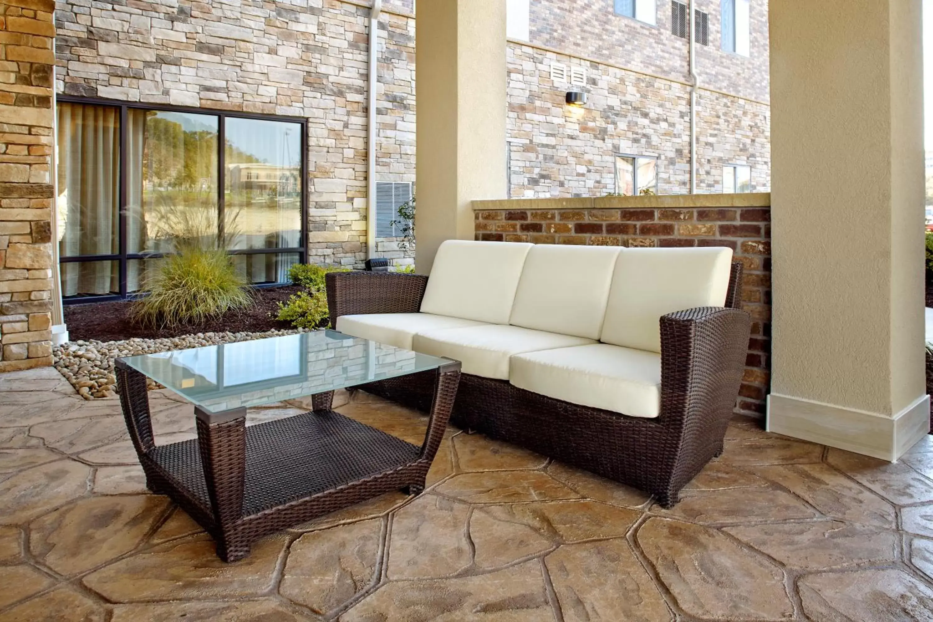 Patio, Seating Area in Hawthorn Suites by Wyndham Wheeling at The Highlands