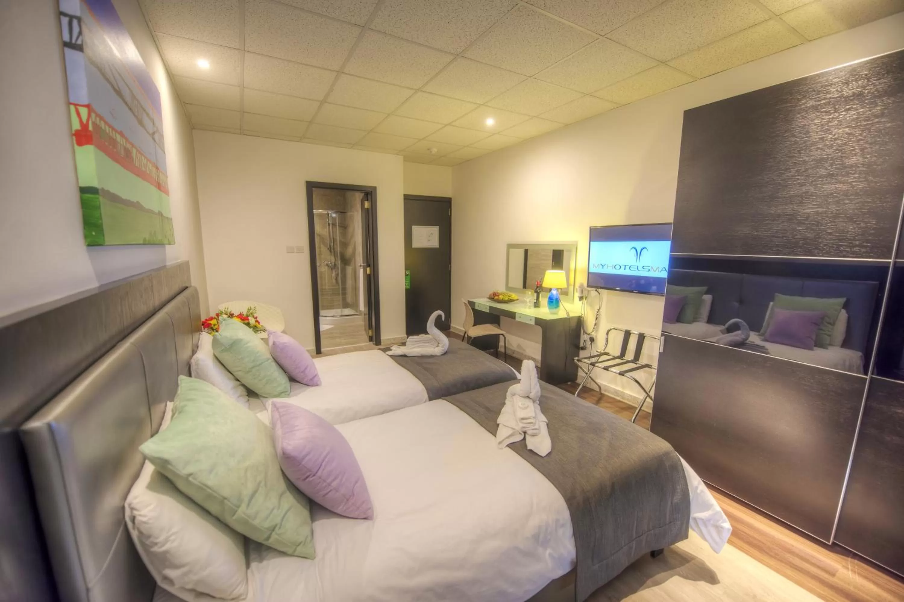 Photo of the whole room, Bed in St. Julian's Bay Hotel