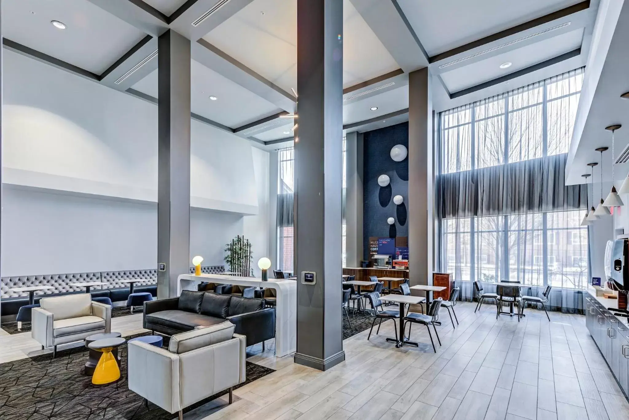 Breakfast in Holiday Inn Express Hotel & Suites Ohio State University- OSU Medical Center by IHG Breakfast in Holiday Inn Express Hotel & Suites Ohio State University- OSU Medical Center by IHG