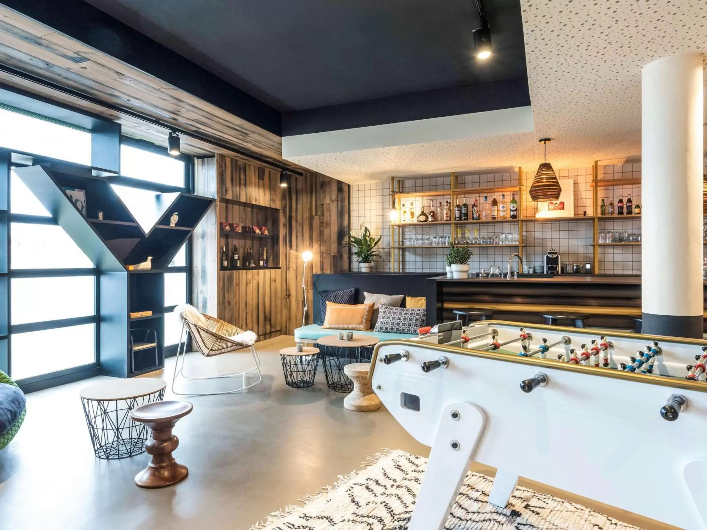 Lounge or bar in ibis Styles Lyon Meyzieu Arena Stadium Lounge or bar in ibis Styles Lyon Meyzieu Arena Stadium