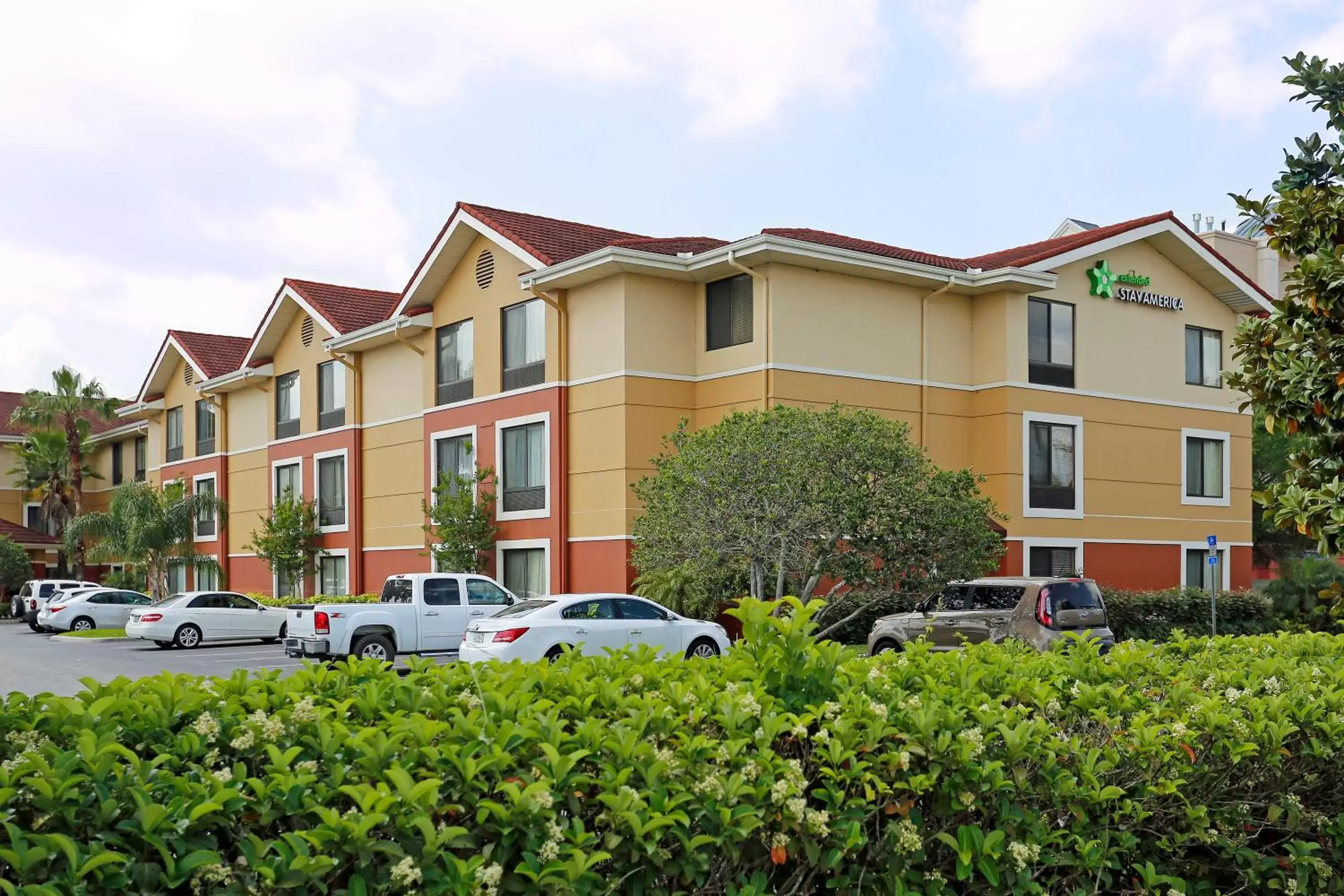 Property building in Extended Stay America Suites - Orlando - Orlando Theme Parks - Vineland Rd