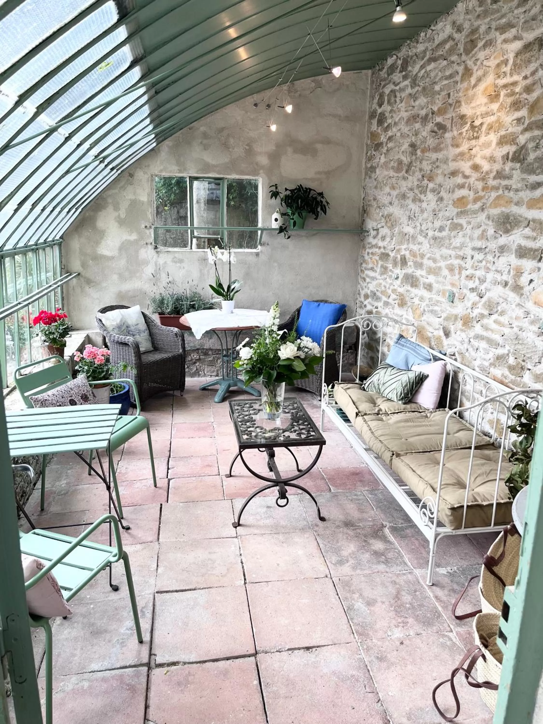 Property building, Seating Area in SalutBB Chambre d'hote