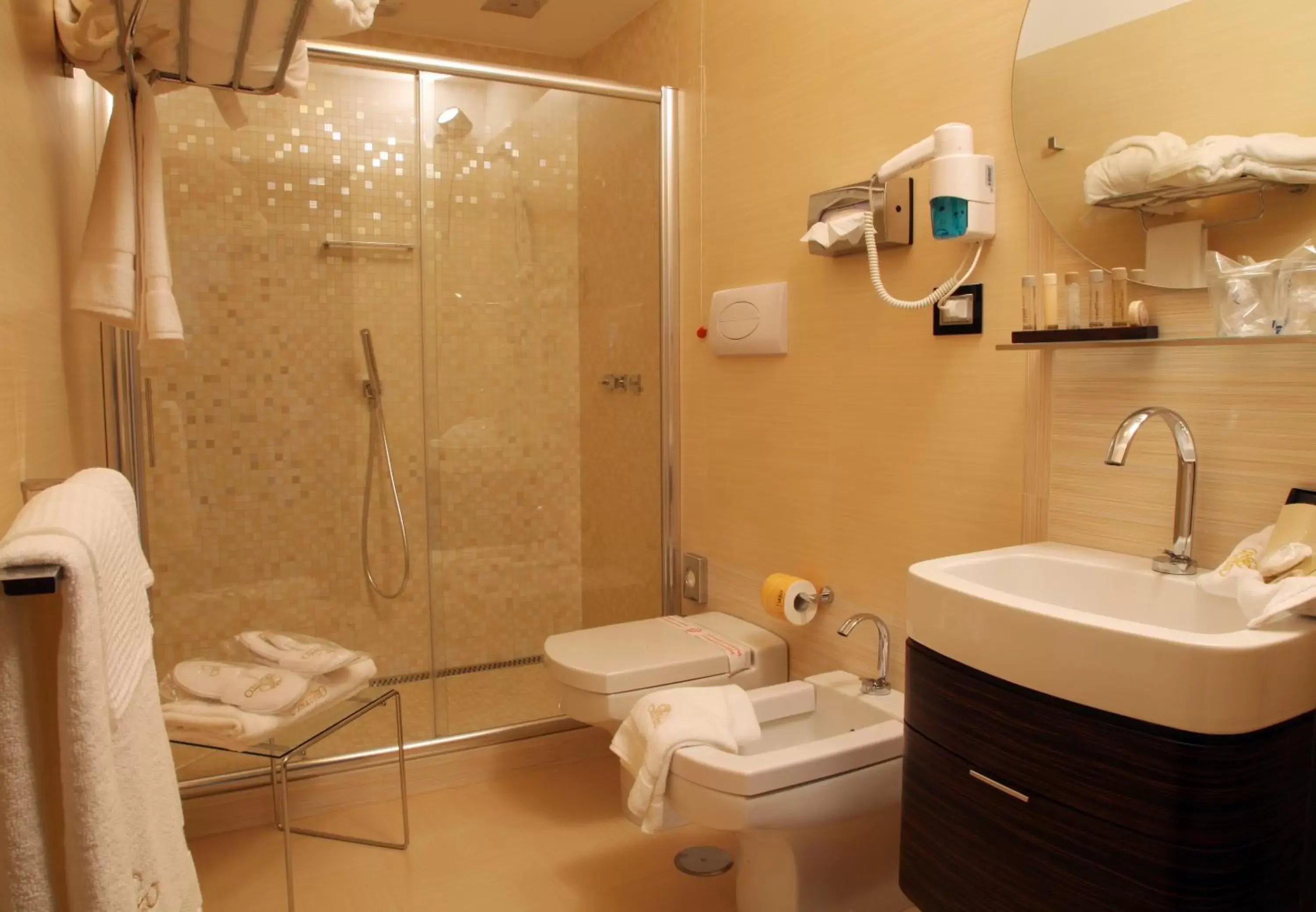 Bathroom in Hotel Cenacolo