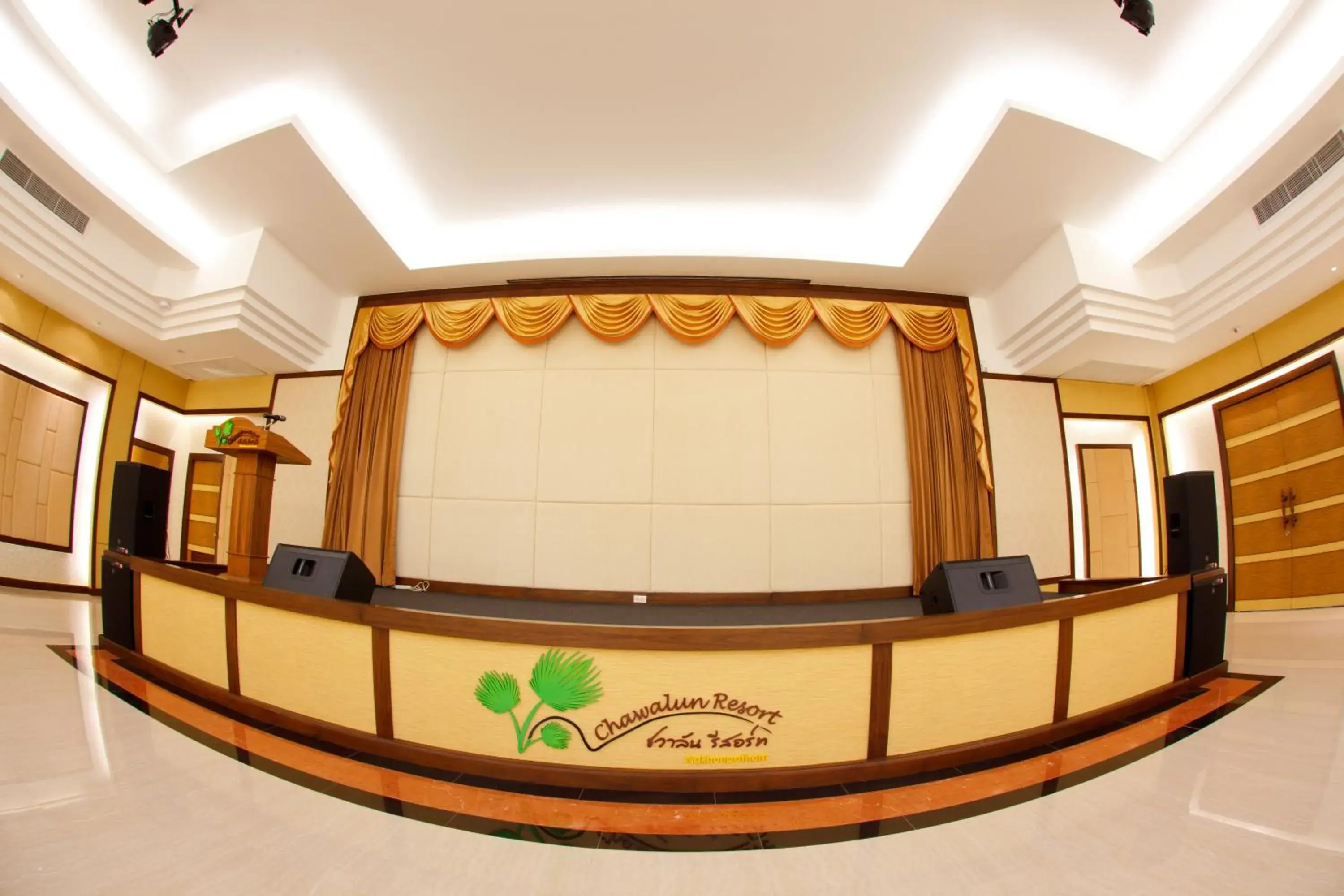 Meeting/conference room, Lobby/Reception in Chawalun Resort