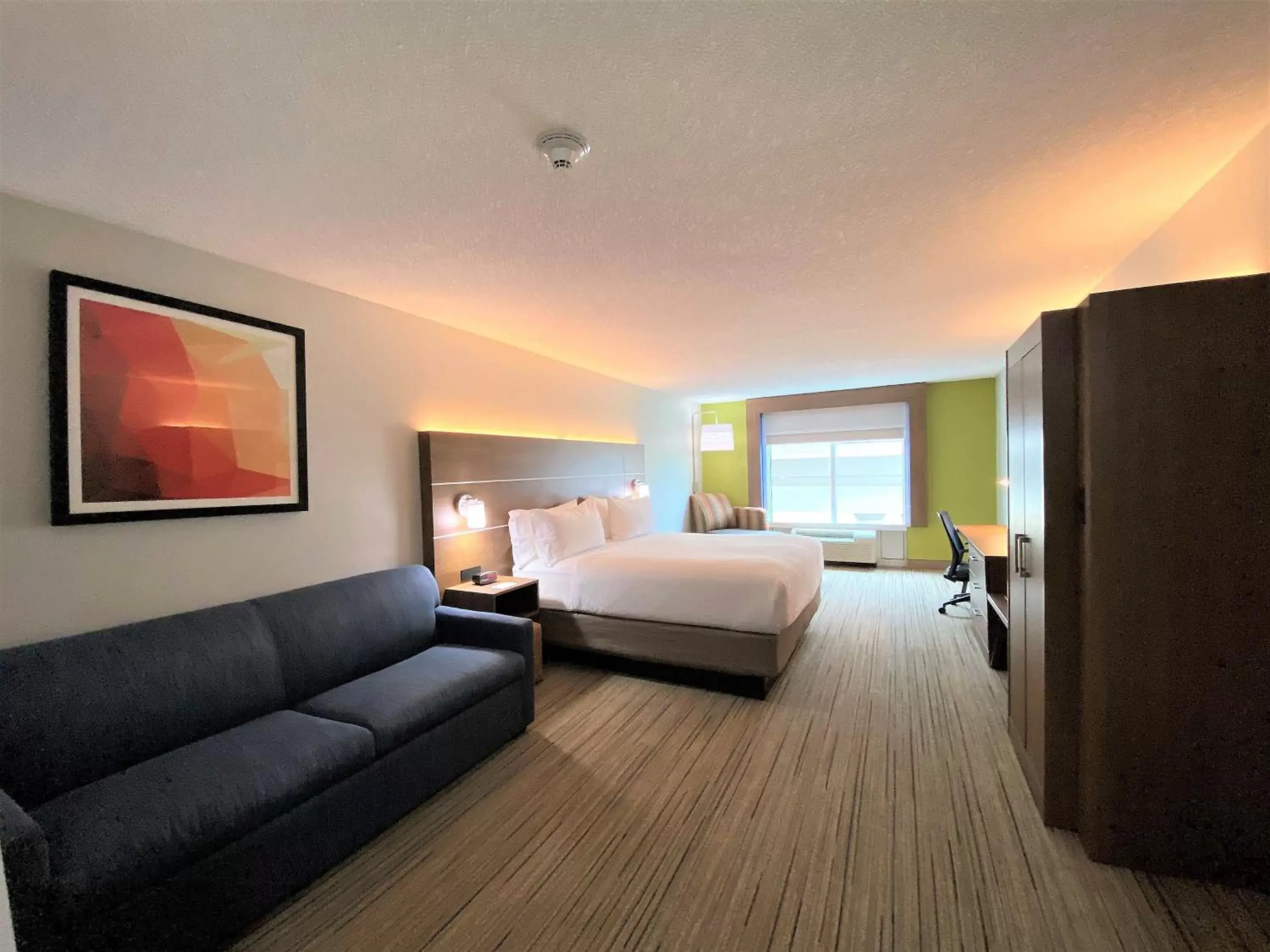 Photo of the whole room in Holiday Inn Express Hotel & Suites Somerset Central, an IHG Hotel