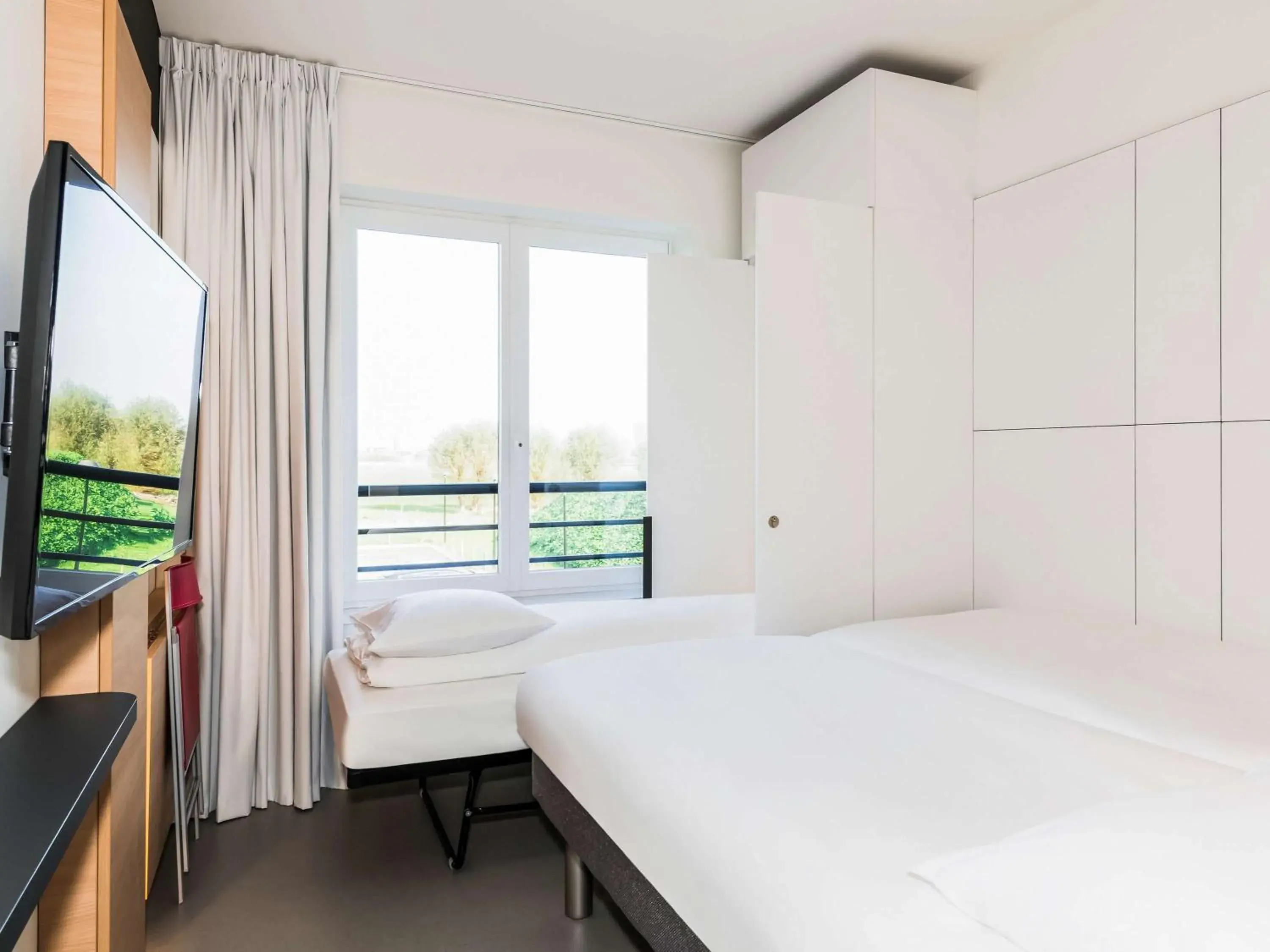 Photo of the whole room, Bed in Ibis budget Knokke