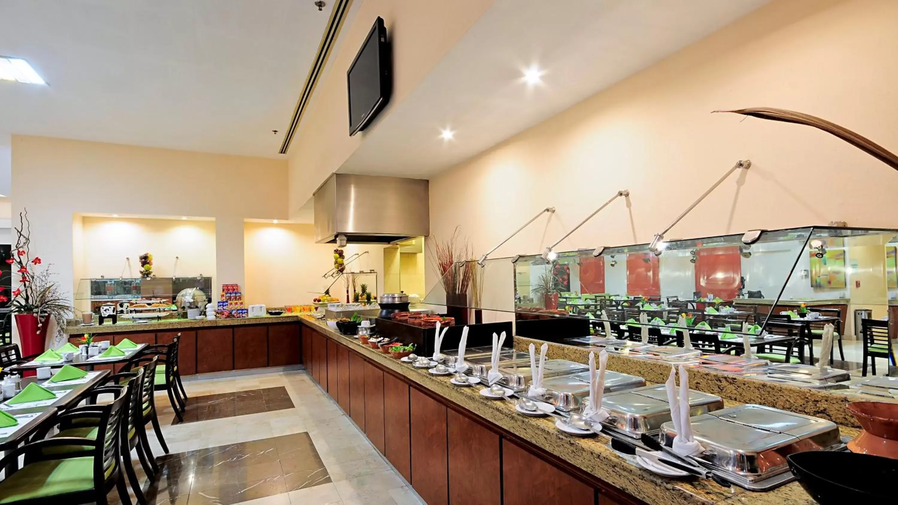 Restaurant/Places to Eat in Holiday Inn Uruapan, an IHG Hotel