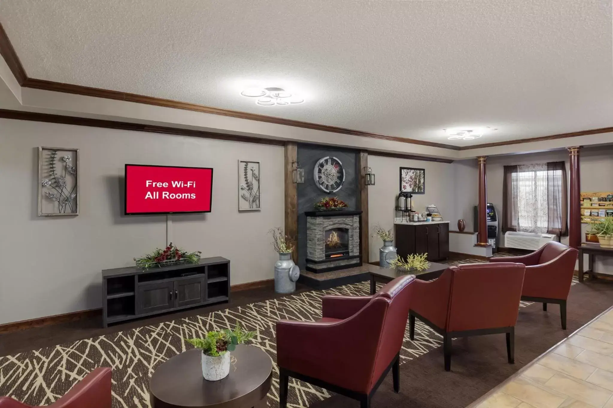 Lobby or reception, Restaurant/Places to Eat in Red Roof Inn & Suites Bloomsburg - Mifflinville