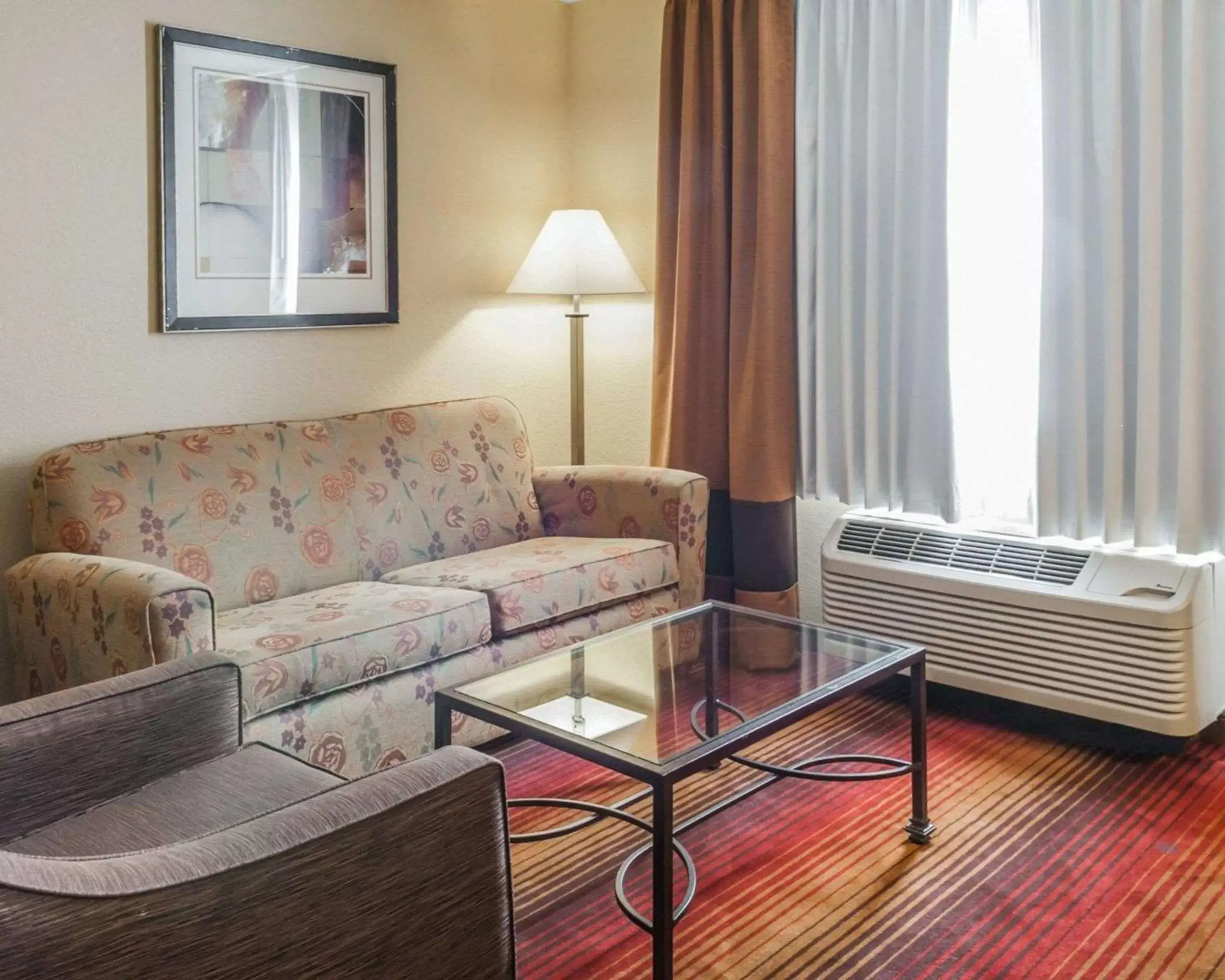 Photo of the whole room, Seating Area in Quality Inn & Suites Albuquerque West