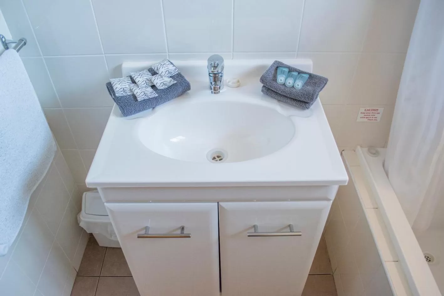 Bathroom in Highway Inn Motel